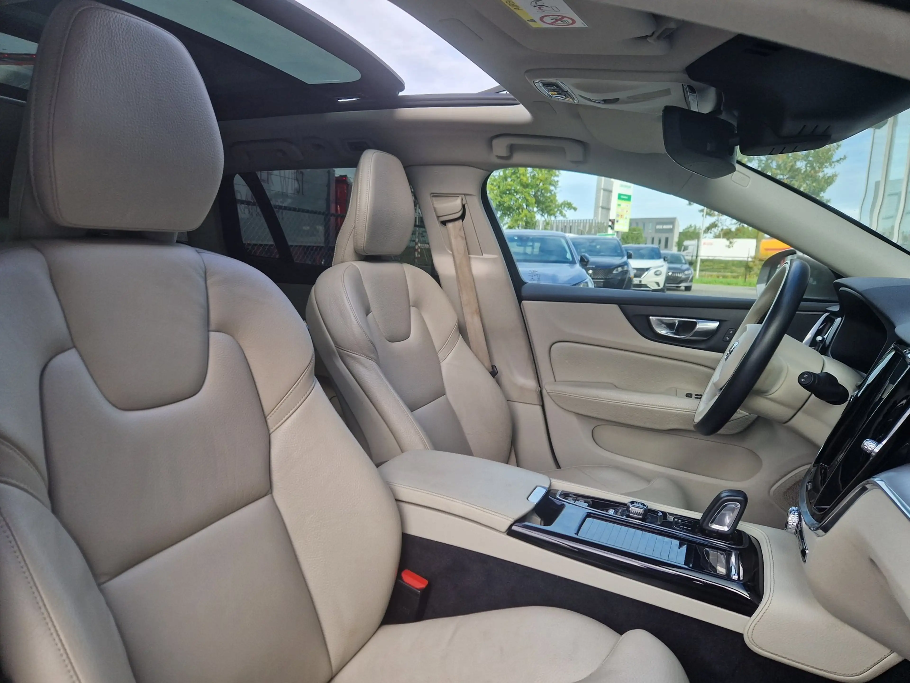 Volvo V60 2.0 T6 340PK AWD Momentum Pro /1e eig /BTW — photo 12