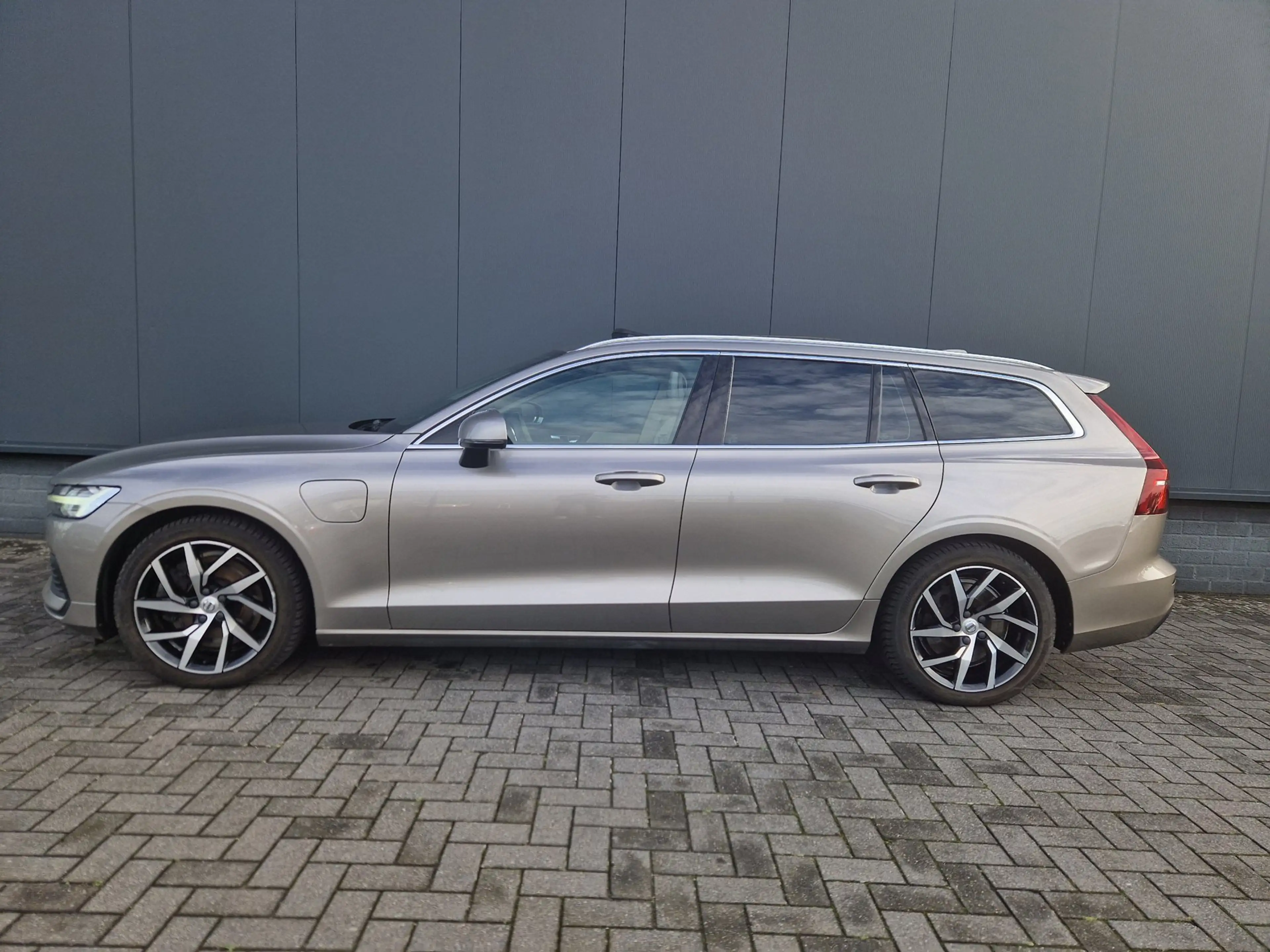 Volvo V60 2.0 T6 340PK AWD Momentum Pro /1e eig /BTW — photo 2