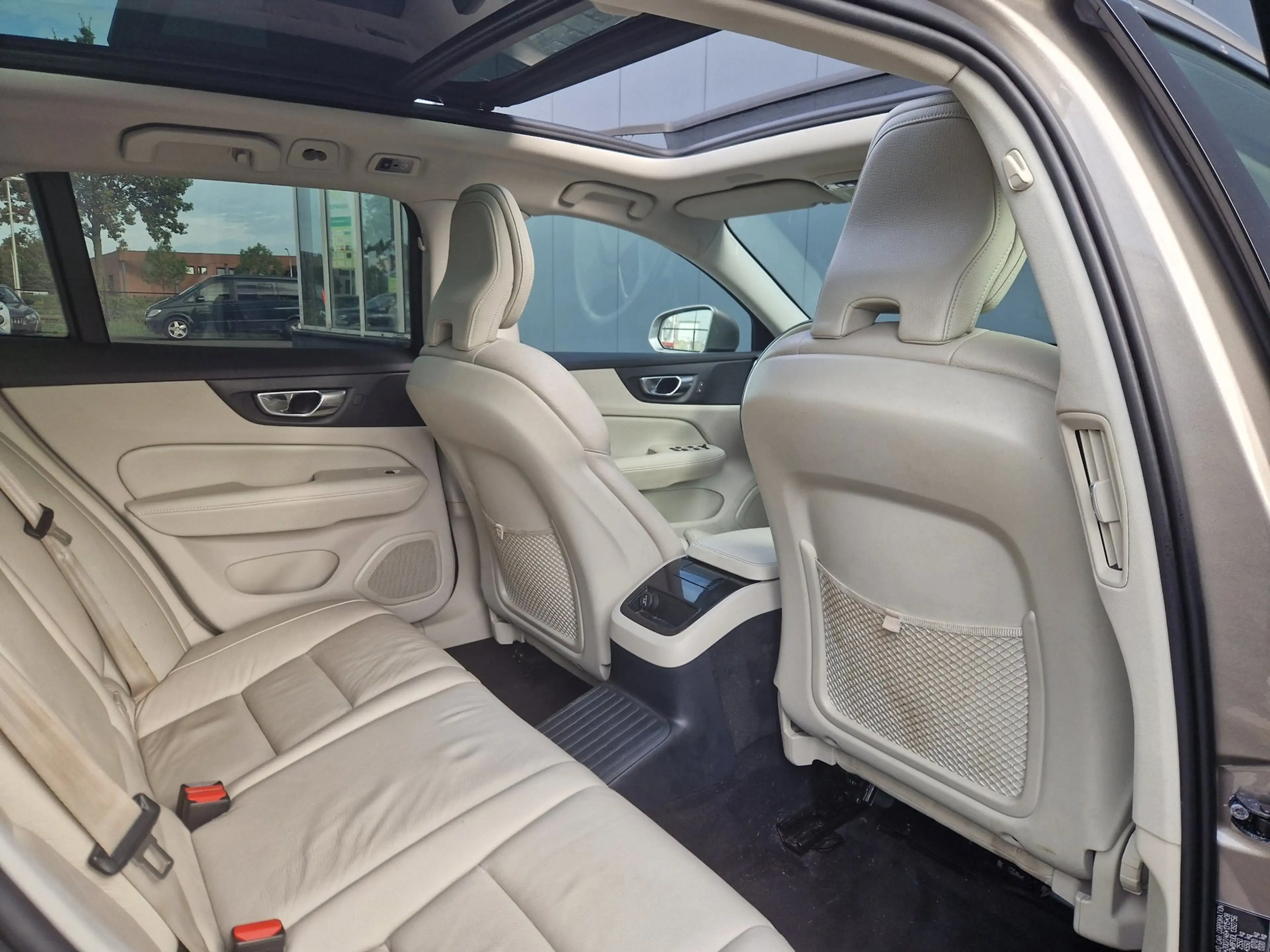 Volvo V60 2.0 T6 340PK AWD Momentum Pro /1e eig /BTW — photo 13