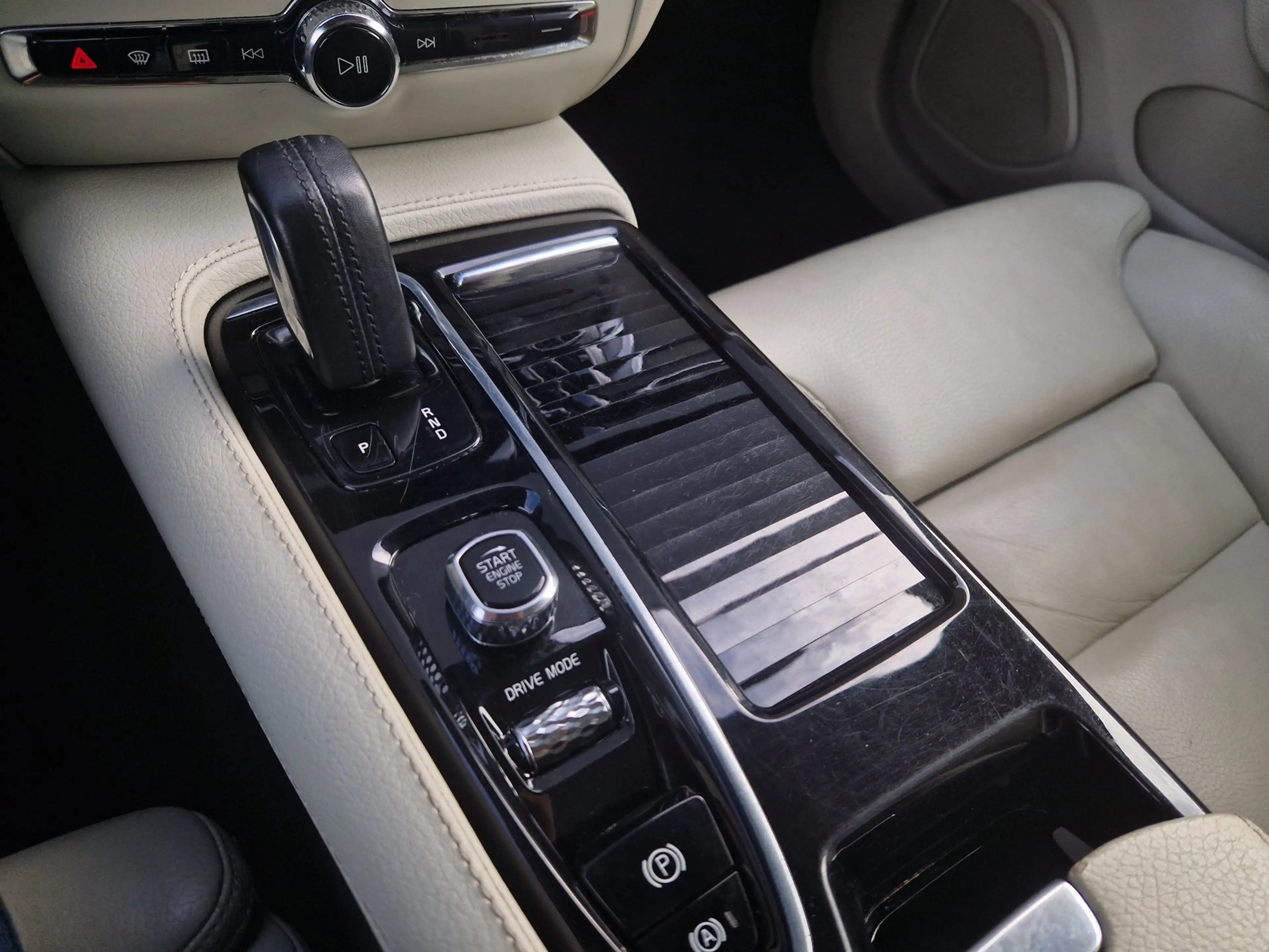 Volvo V60 2.0 T6 340PK AWD Momentum Pro /1e eig /BTW — photo 20