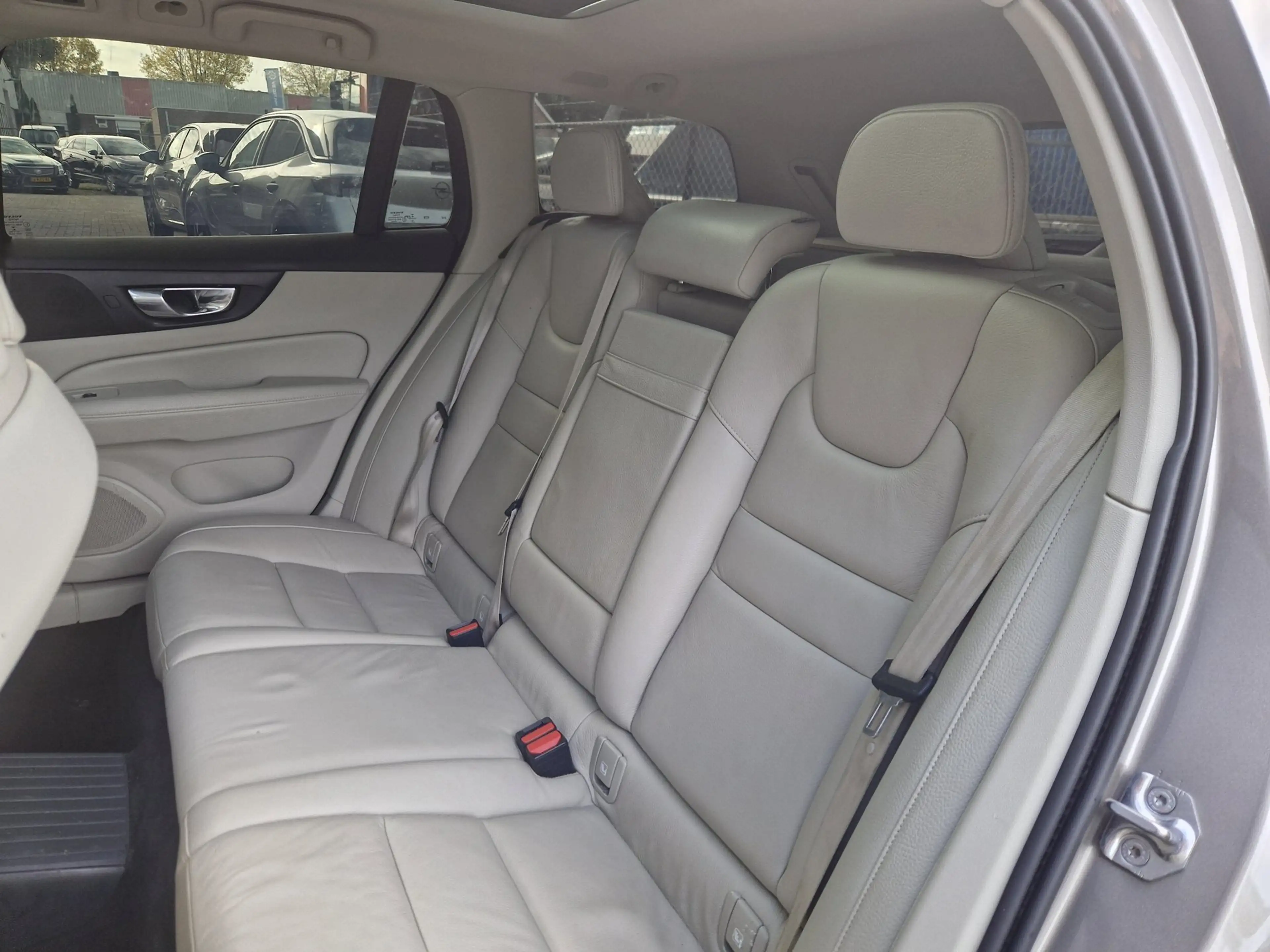 Volvo V60 2.0 T6 340PK AWD Momentum Pro /1e eig /BTW — photo 16