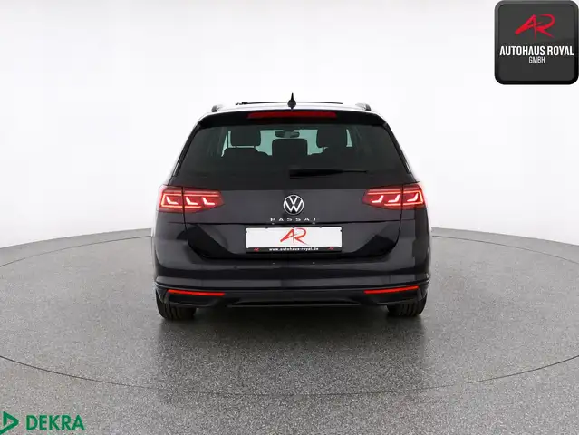 Volkswagen Passat view 4