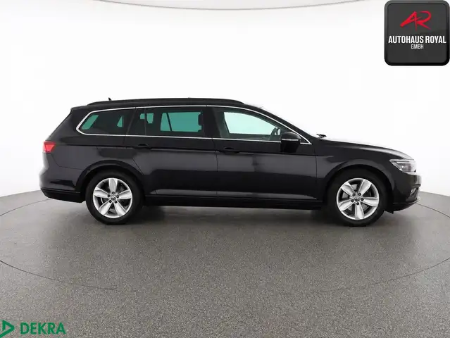 Volkswagen Passat view 6