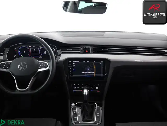 Volkswagen Passat view 9