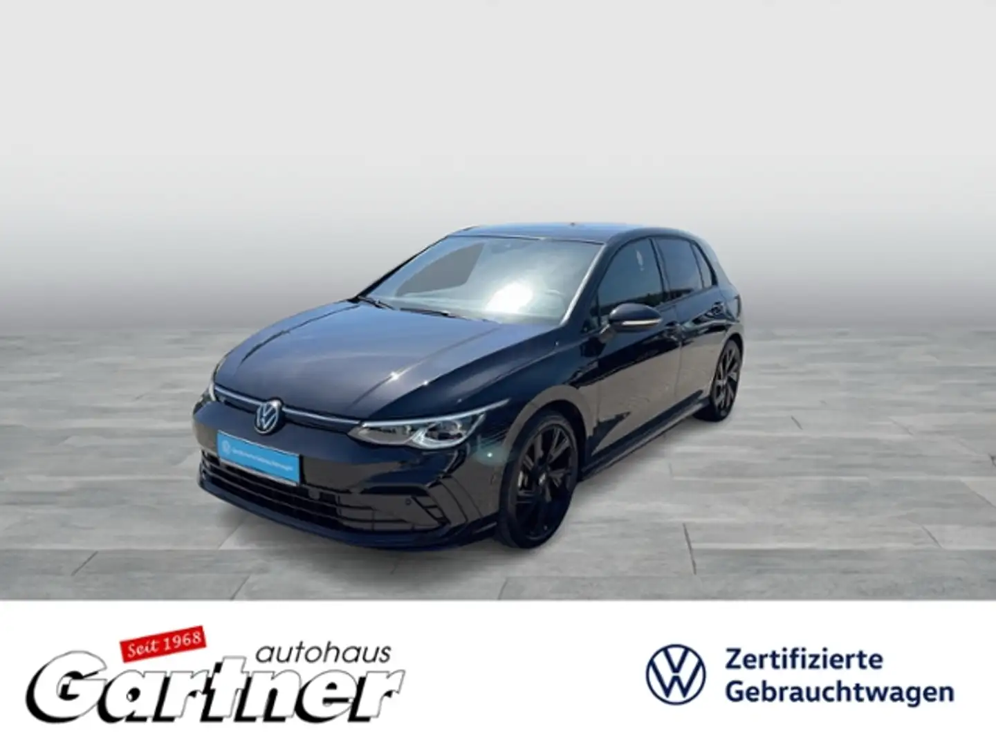 Volkswagen Golf VIII R-LINE 1.5 eTSI DSG PANO REAR VIEW MATRIX AC Schwarz - 1
