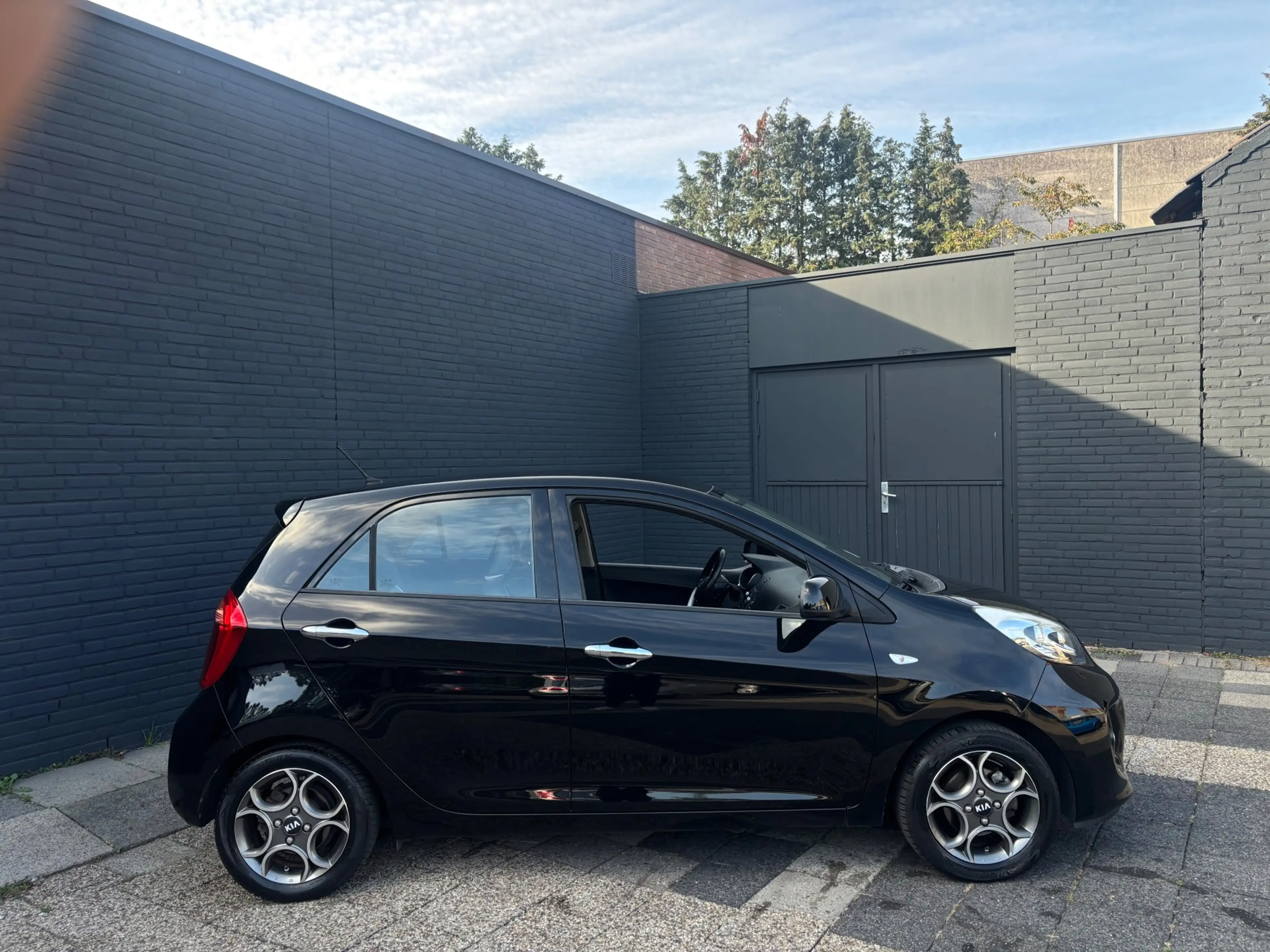 Kia Picanto 1.0 CVVT DynamicLine | Speciale bekleding | Airco — photo 4