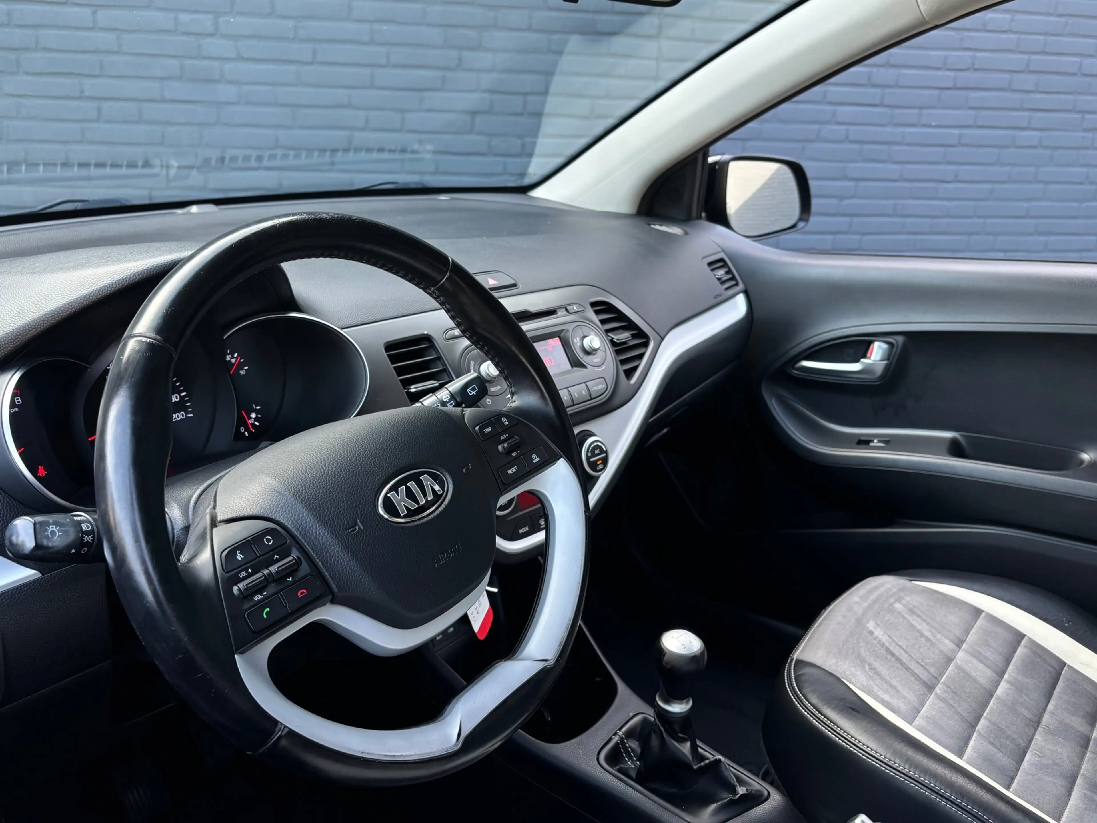 Kia Picanto 1.0 CVVT DynamicLine | Speciale bekleding | Airco — photo 6