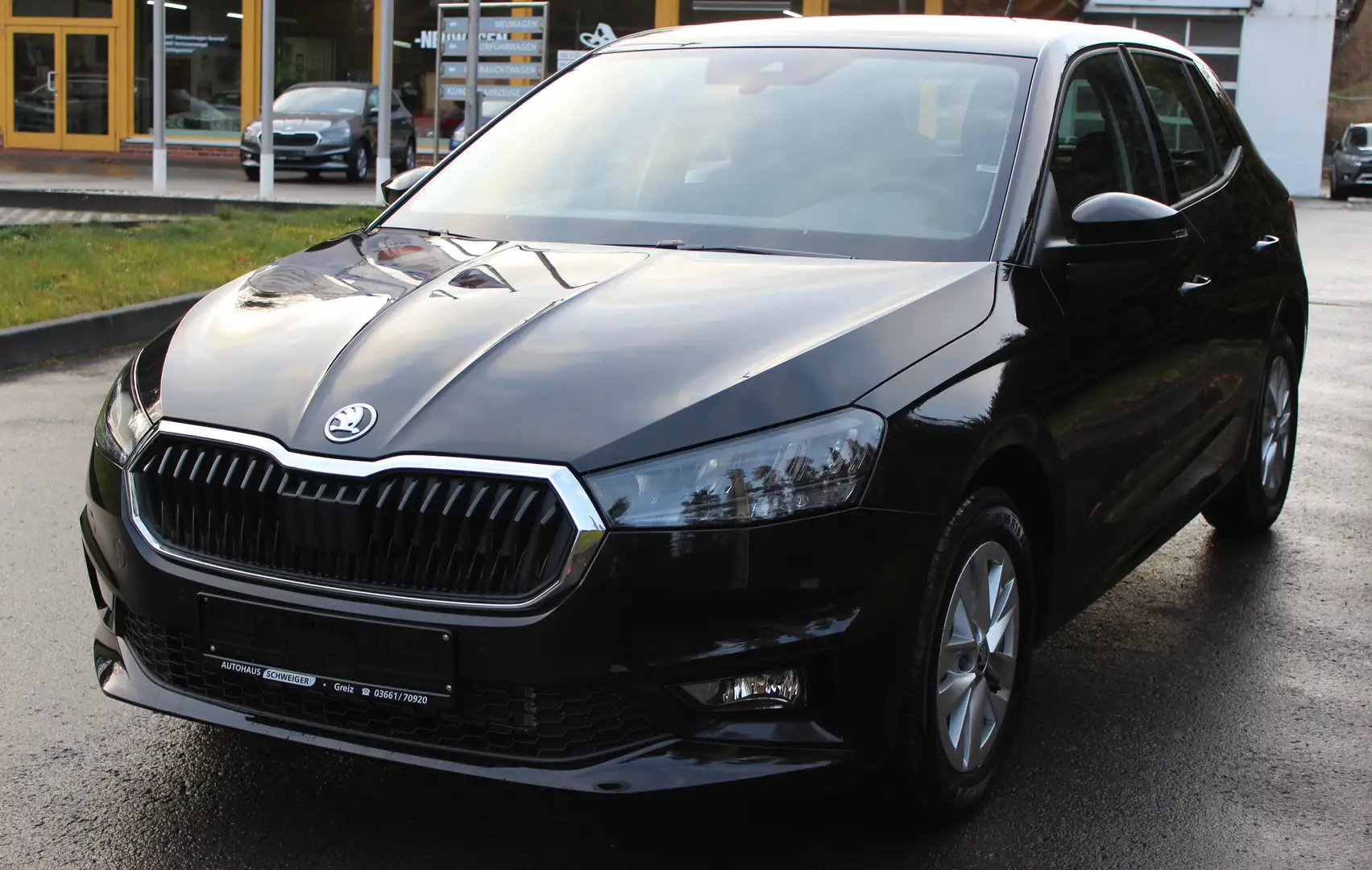 Skoda Fabia Selection,AT+SH+Klima,+ACarPla +5.JGa. Schwarz - 2