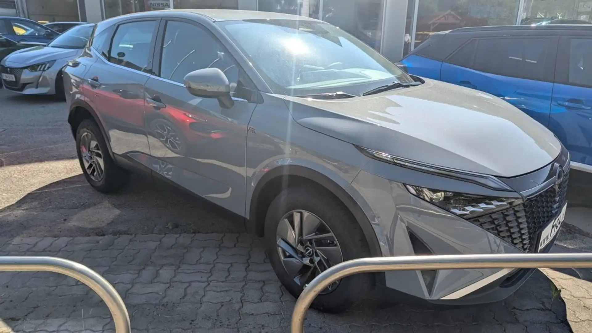 Nissan Qashqai 1.3 DIG-T MHEV 140 Acenta+ Grau - 1