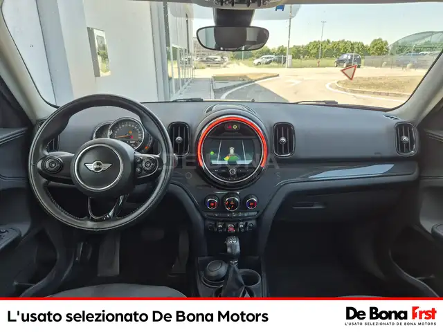 MINI Countryman view 9