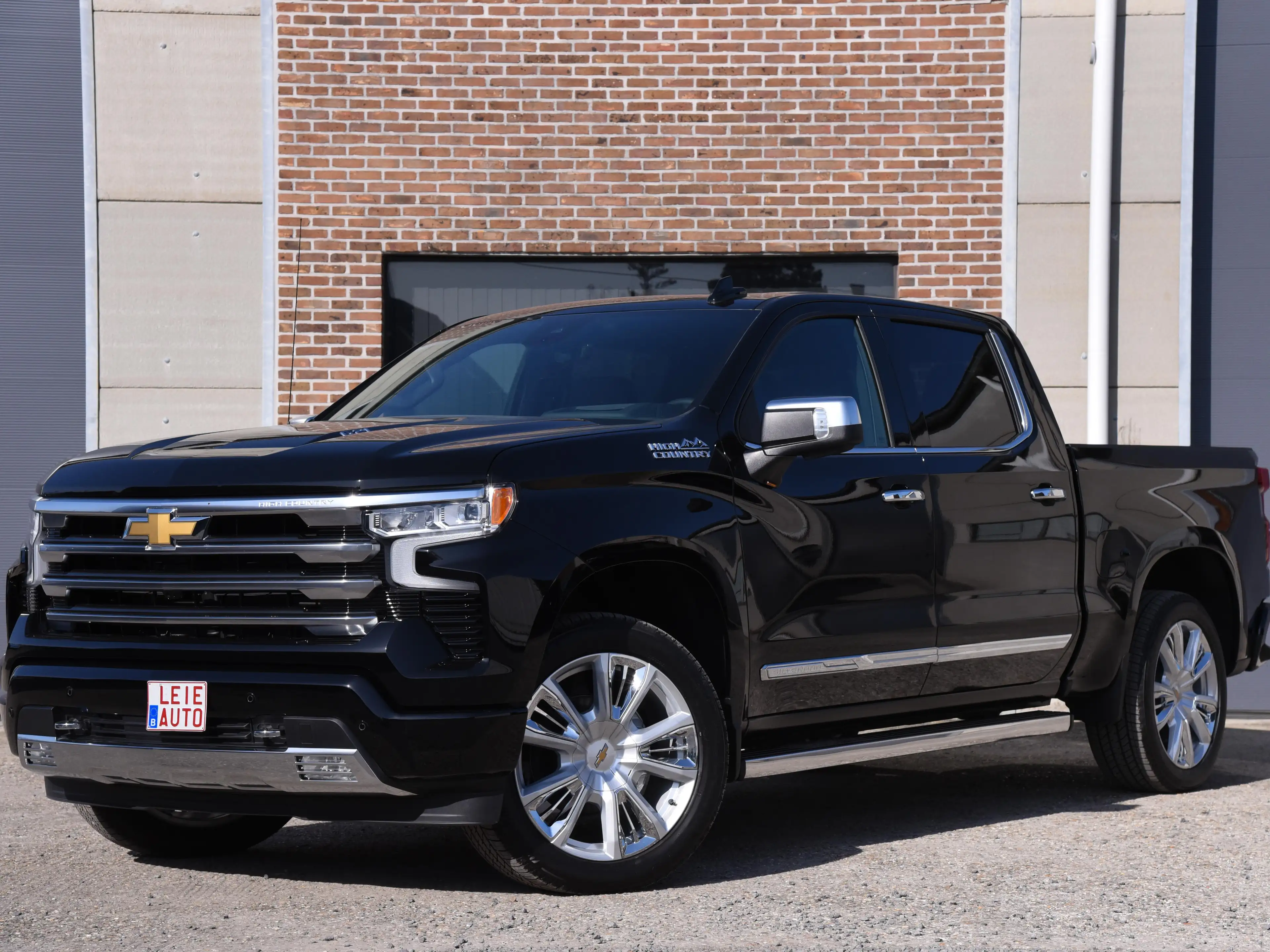 Chevrolet Silverado High Country 6.2L V8 €65.900,- excl btw.