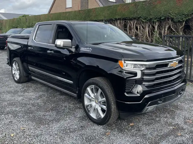 Chevrolet Silverado High Country 6.2L V8 €65.900,- excl btw.