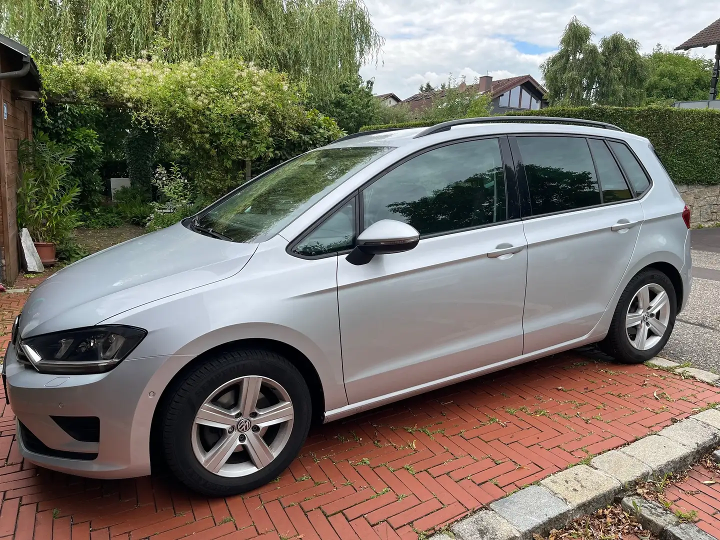 Volkswagen Golf Sportsvan Comfortline 1,6 BMT TDI Silber - 1