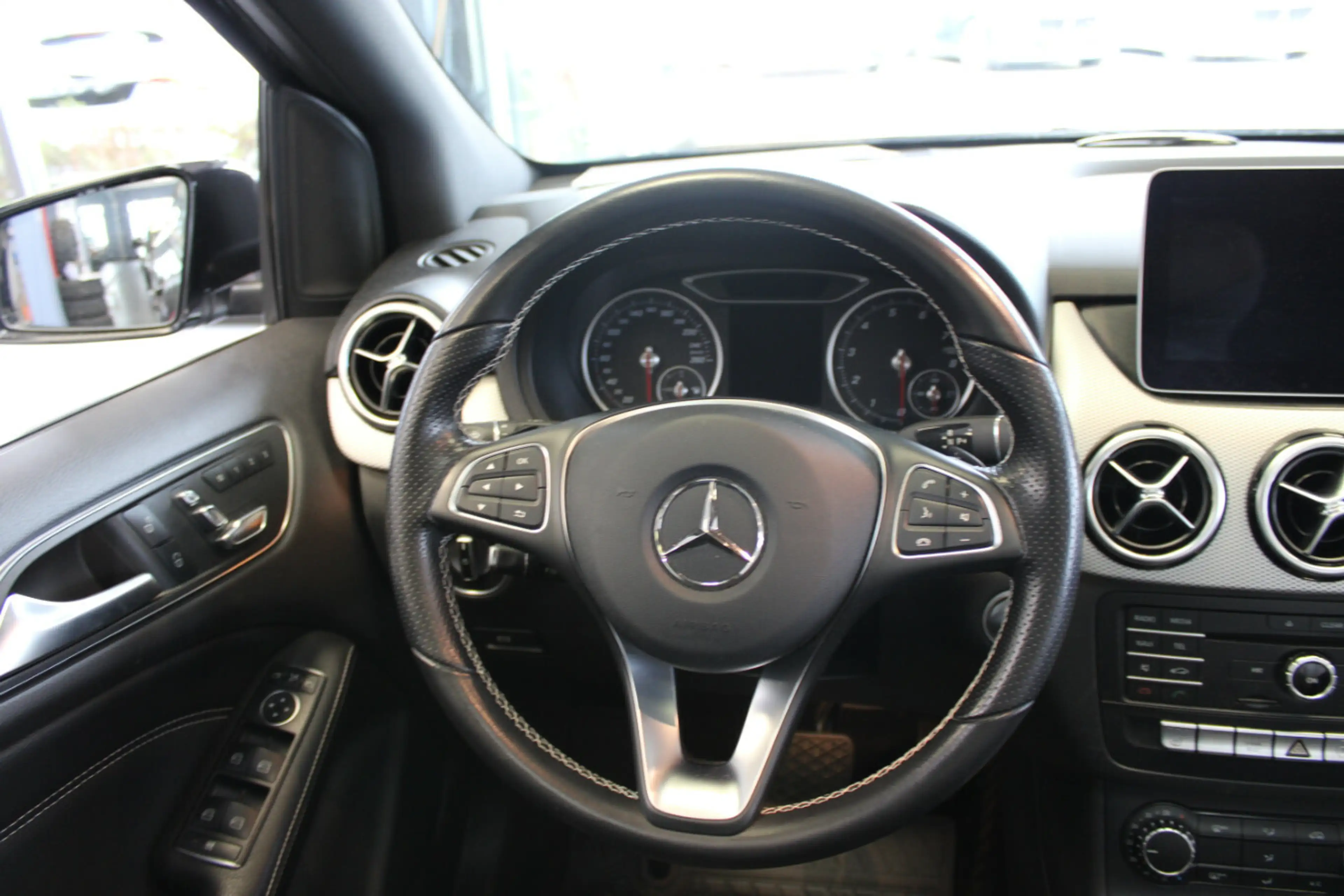 Mercedes-Benz B 220 4Matic Edition — photo 8