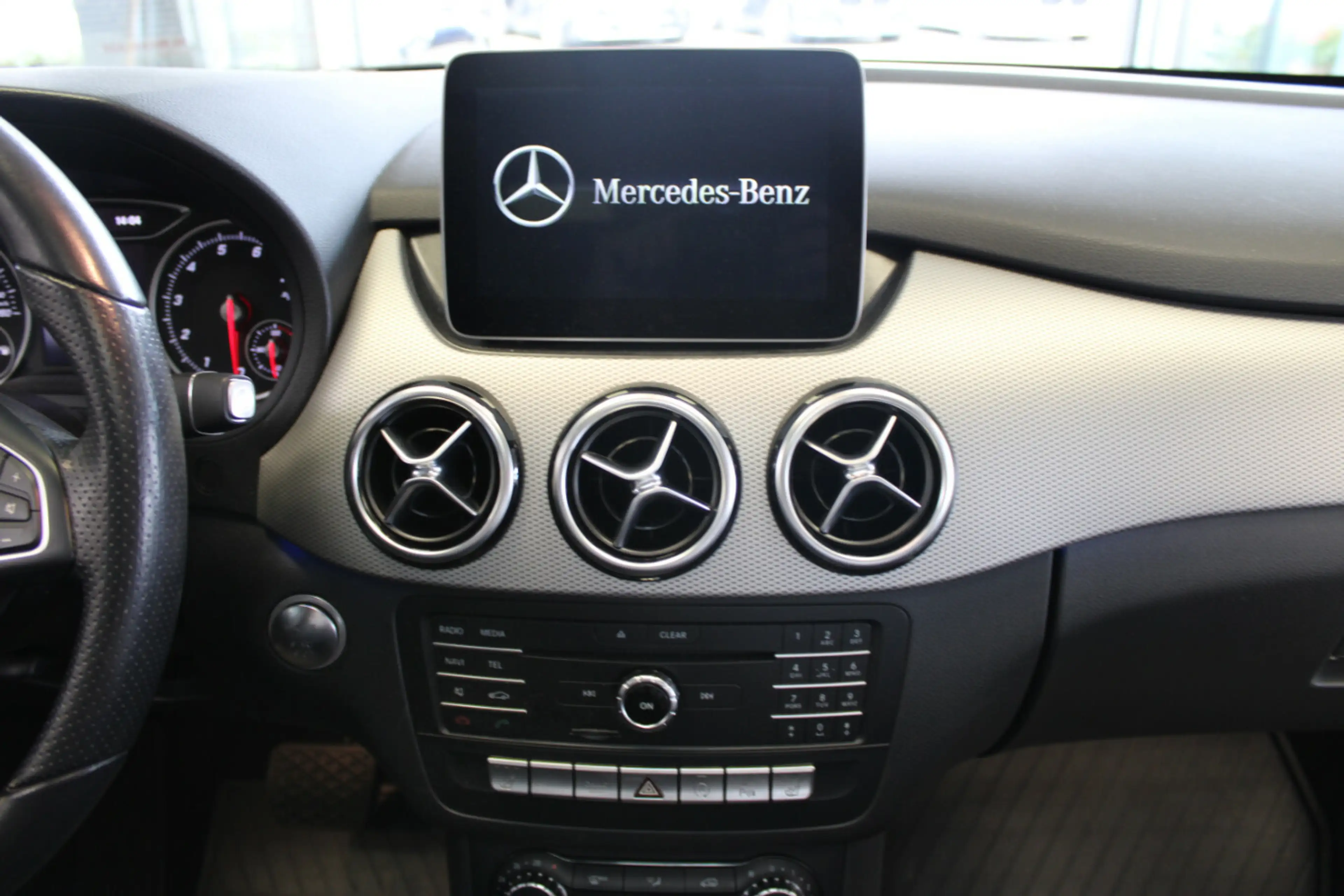 Mercedes-Benz B 220 4Matic Edition — photo 9