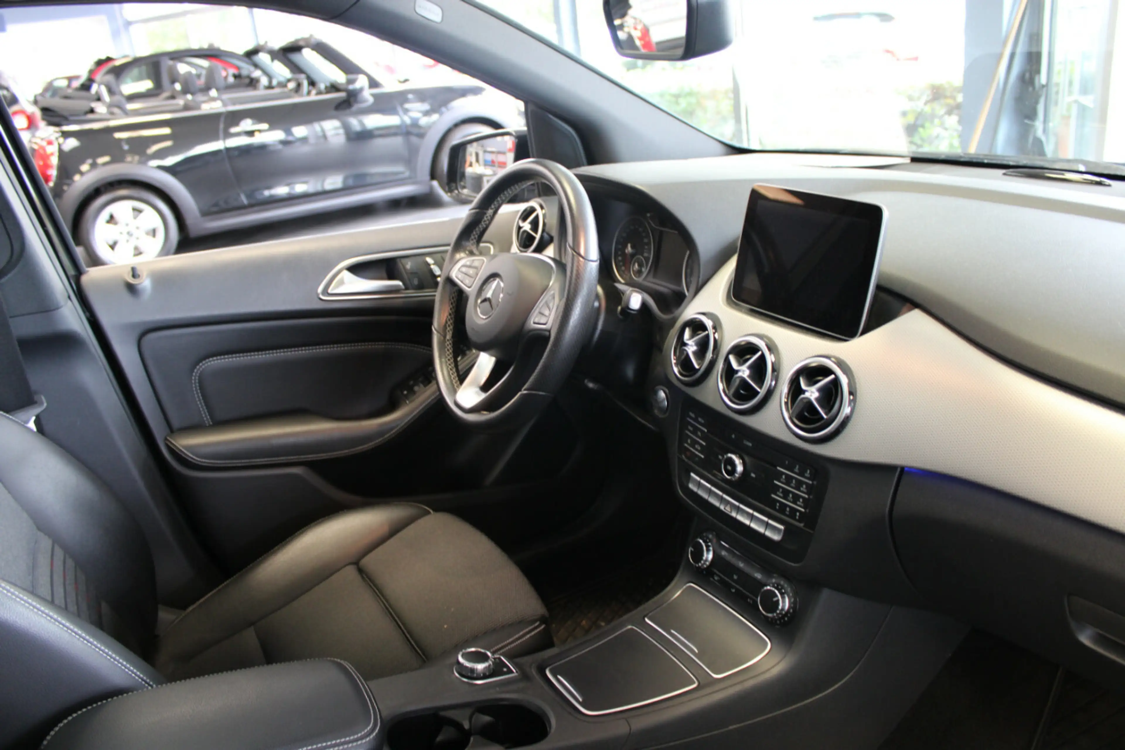 Mercedes-Benz B 220 4Matic Edition — photo 7