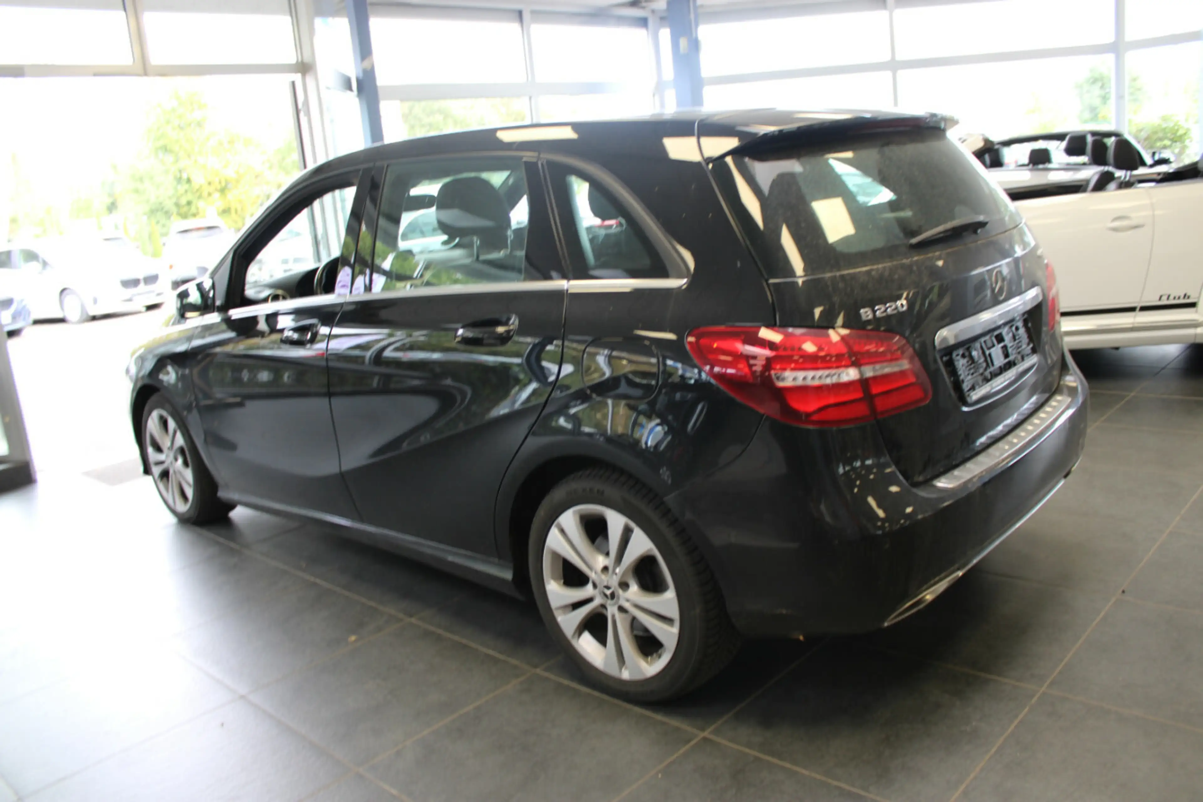 Mercedes-Benz B 220 4Matic Edition — photo 4