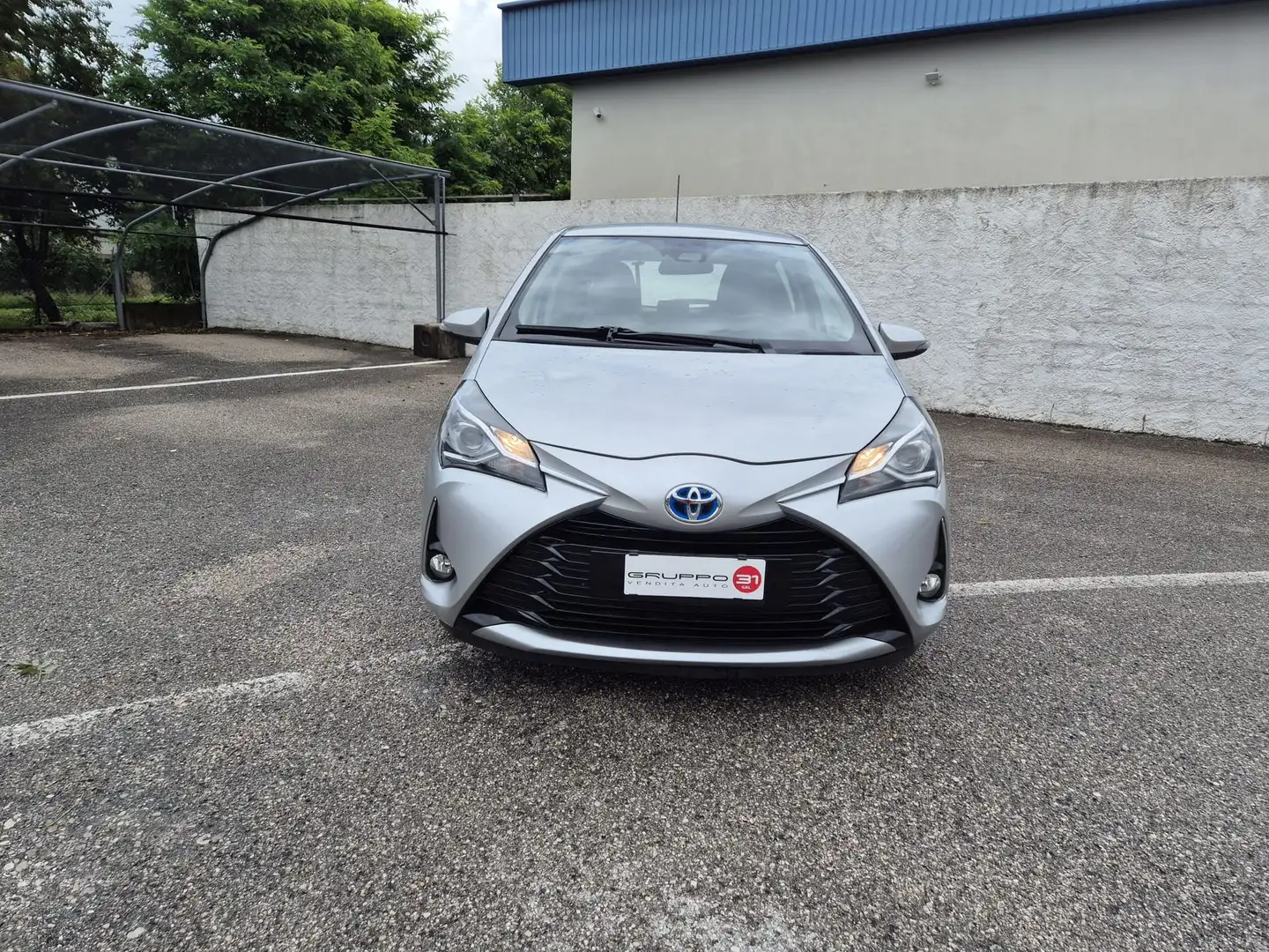 Toyota Yaris Yaris 1.5 Hybrid 5 porte Business Grigio - 2