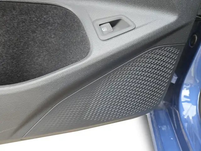 Volkswagen Golf view 11