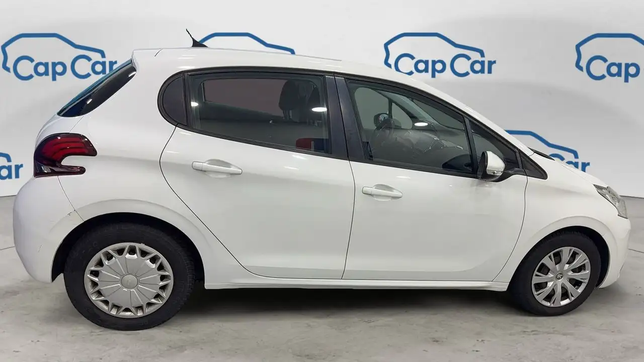 Peugeot 208 208 — photo 4