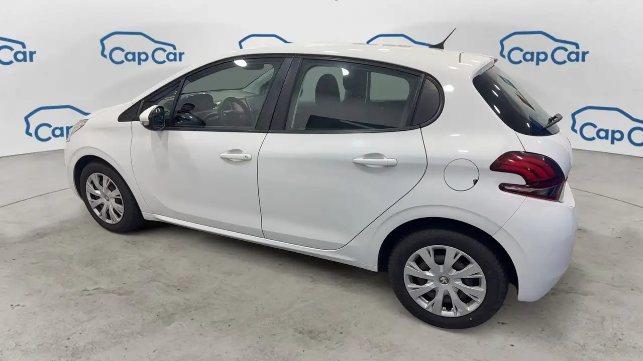 Peugeot 208 208 — photo 2