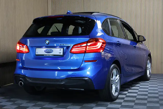 BMW 2 Series view 3