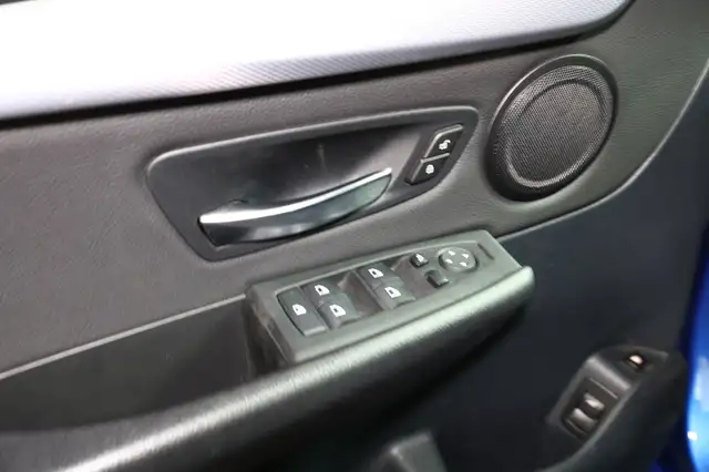 BMW 2 Series view 11