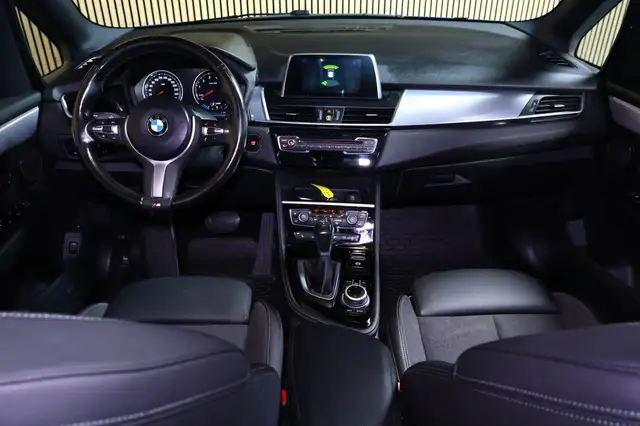 BMW 2 Series view 2