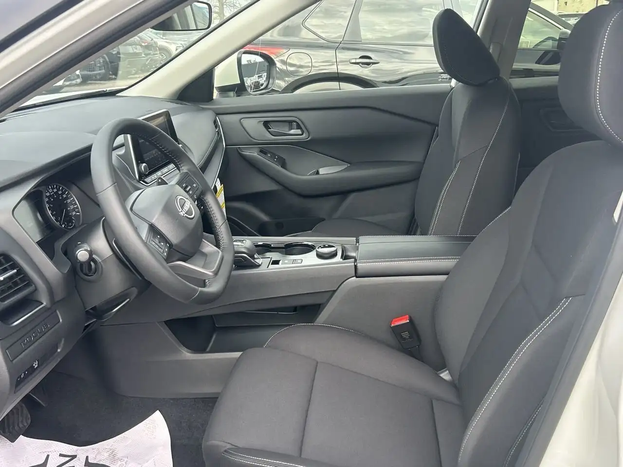 Nissan Rogue снимка Nissan Rogue
