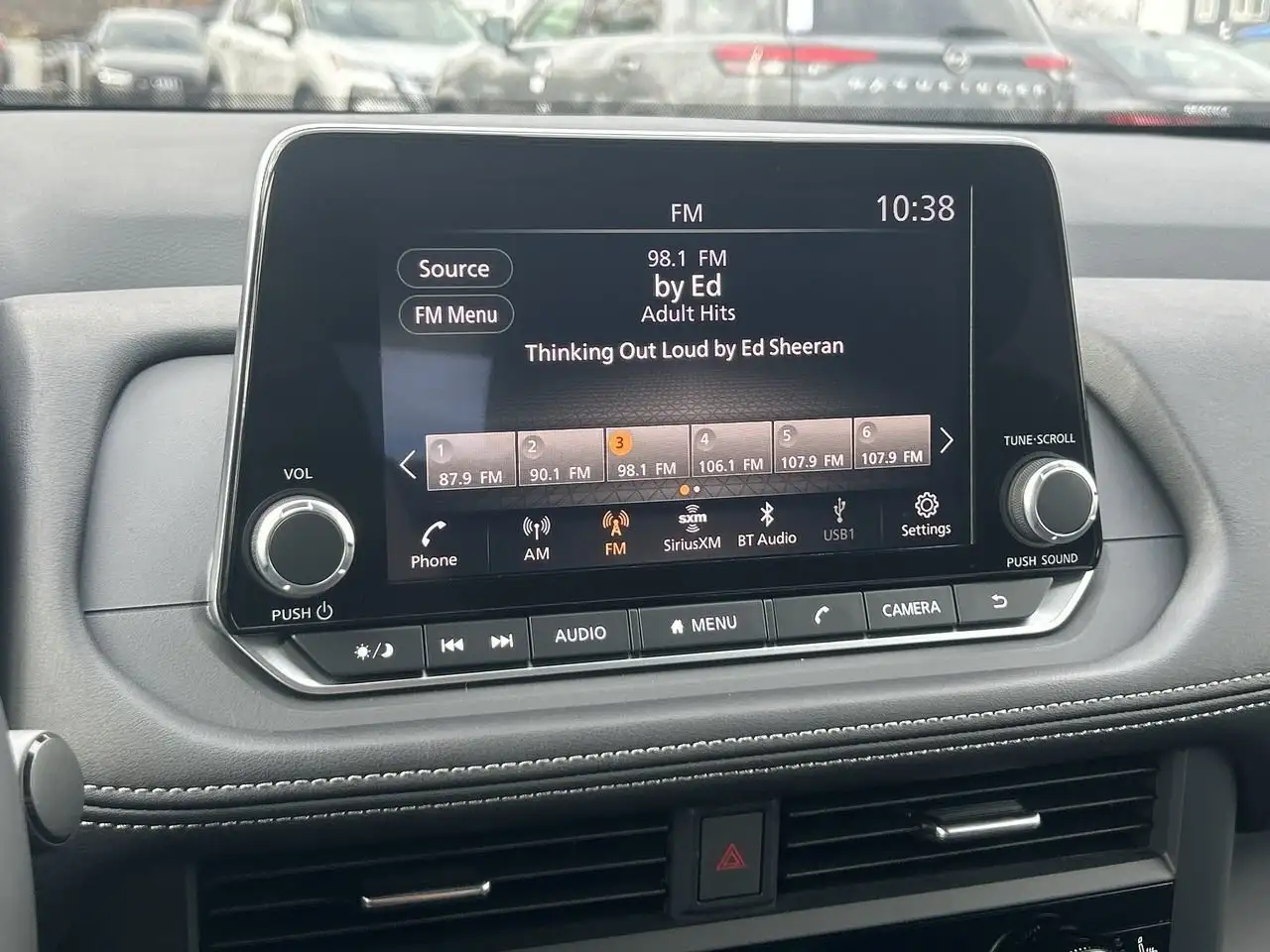 Nissan Rogue снимка Nissan Rogue
