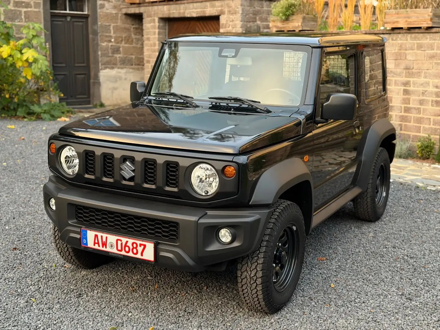 Suzuki Jimny 1.5 Comfort AllGrip NFZ LED LKW A+T Reifen Schwarz - 1
