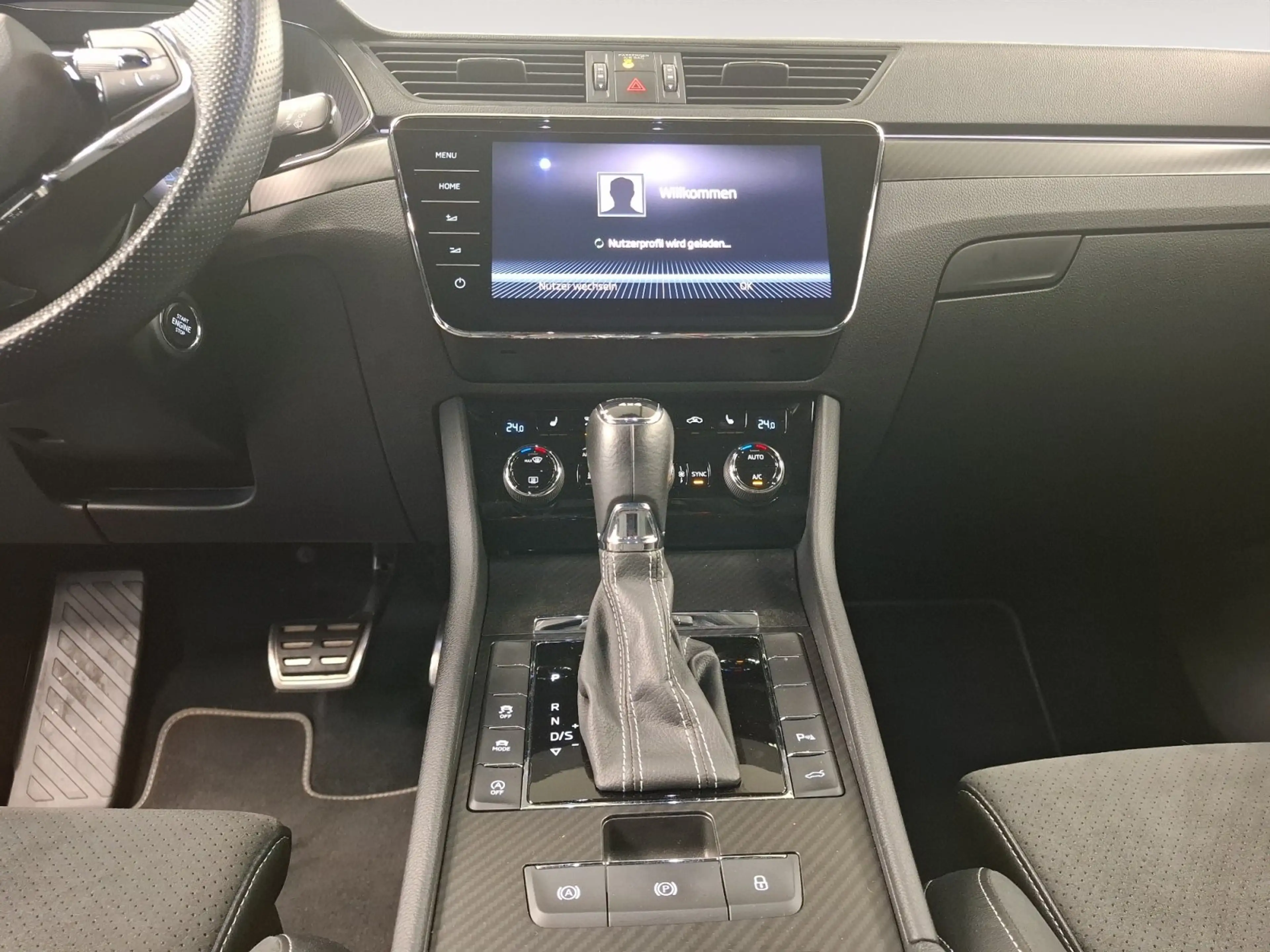 Skoda Superb Combi Sportline 4x4 AHK RFK STH DCC ACC — photo 10