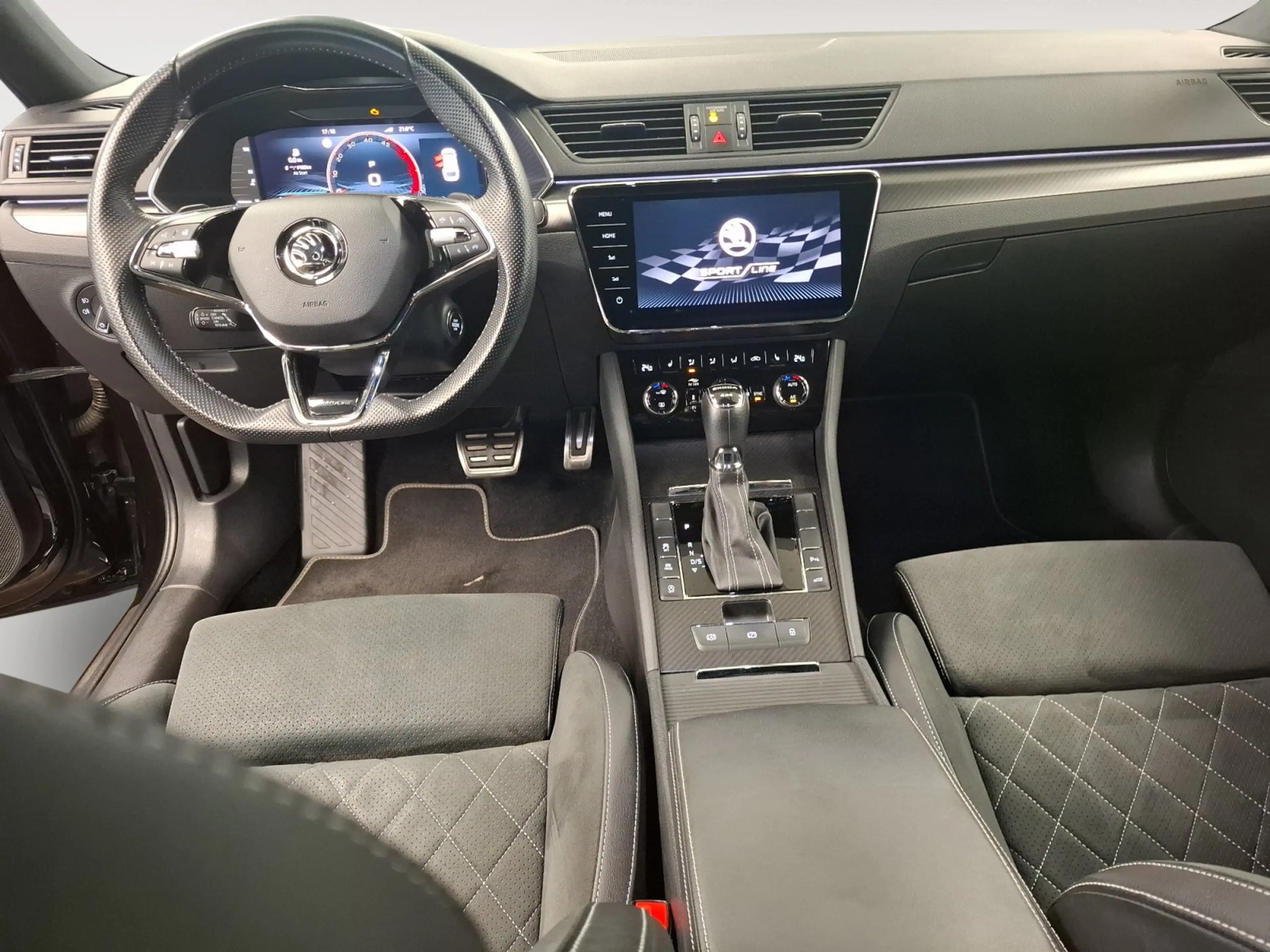 Skoda Superb Combi Sportline 4x4 AHK RFK STH DCC ACC — photo 9
