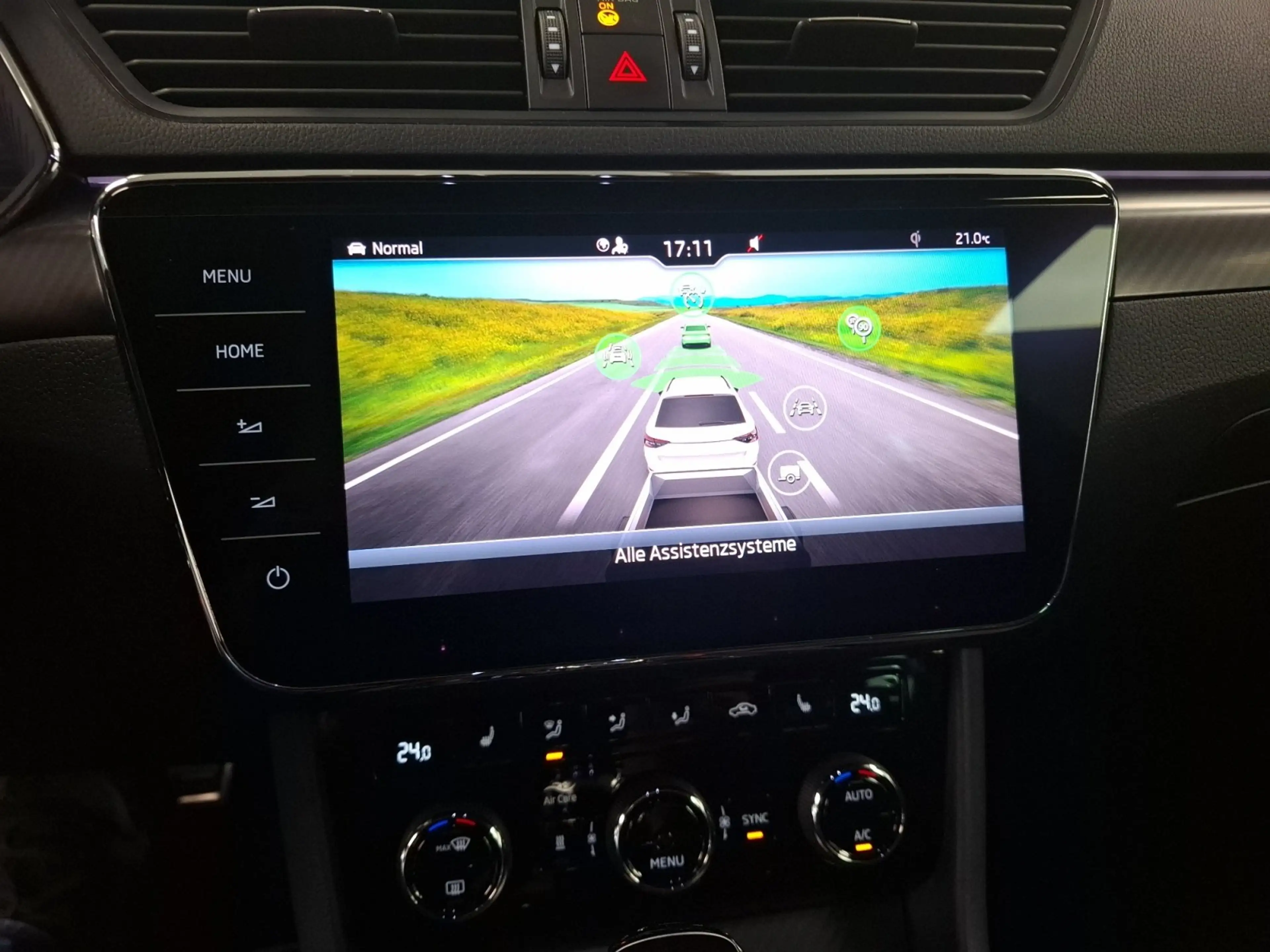 Skoda Superb Combi Sportline 4x4 AHK RFK STH DCC ACC — photo 13
