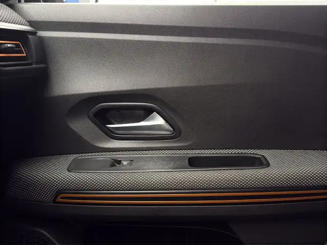 Dacia Sandero view 25