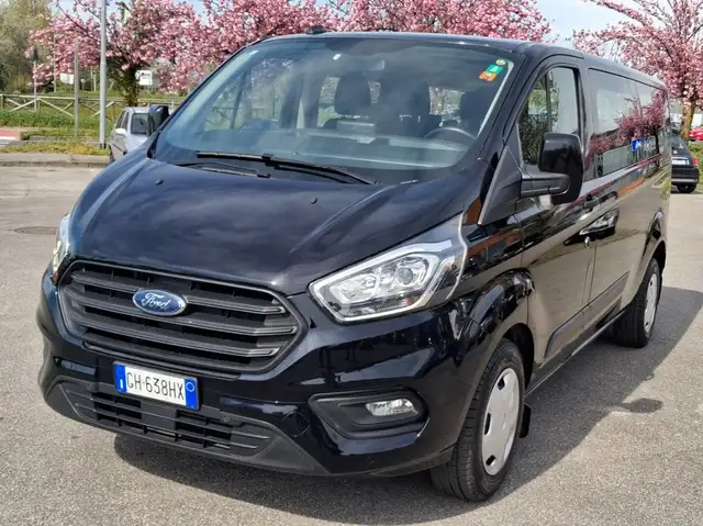 Ford Tourneo Custom 9 posti 130cv - PASSO LUNGO