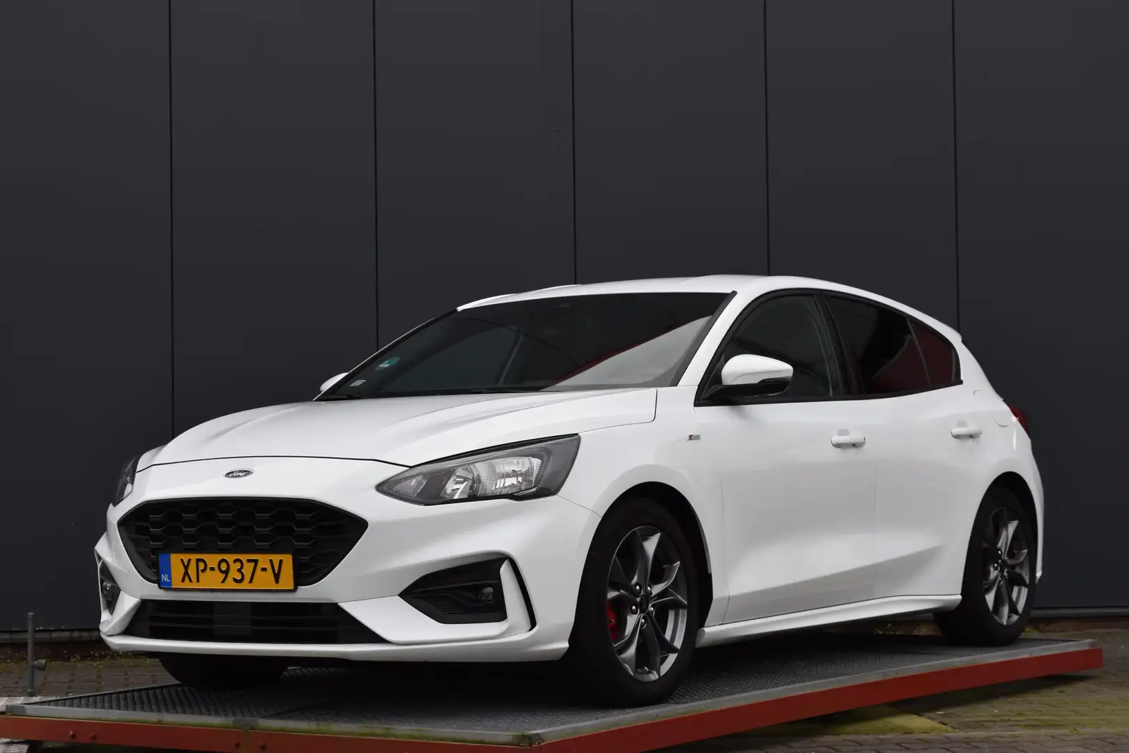 Ford Focus 1.0 EcoBoost ST Line Business Blanc - 1