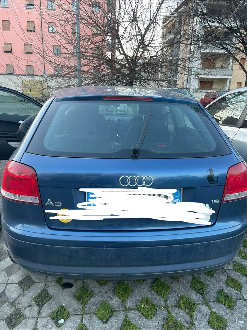 Audi A3 3p 1.6 Ambiente 102cv Blauw - 2