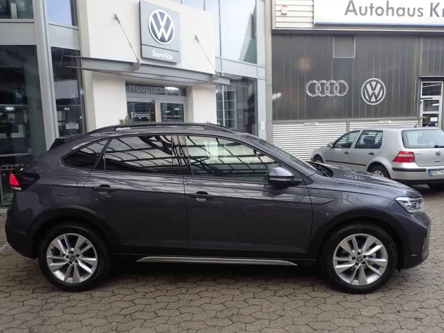 Volkswagen Taigo 1.0 TSI DSG LIFE IQ-Light RFK 17'' Bangalore Grau - 2
