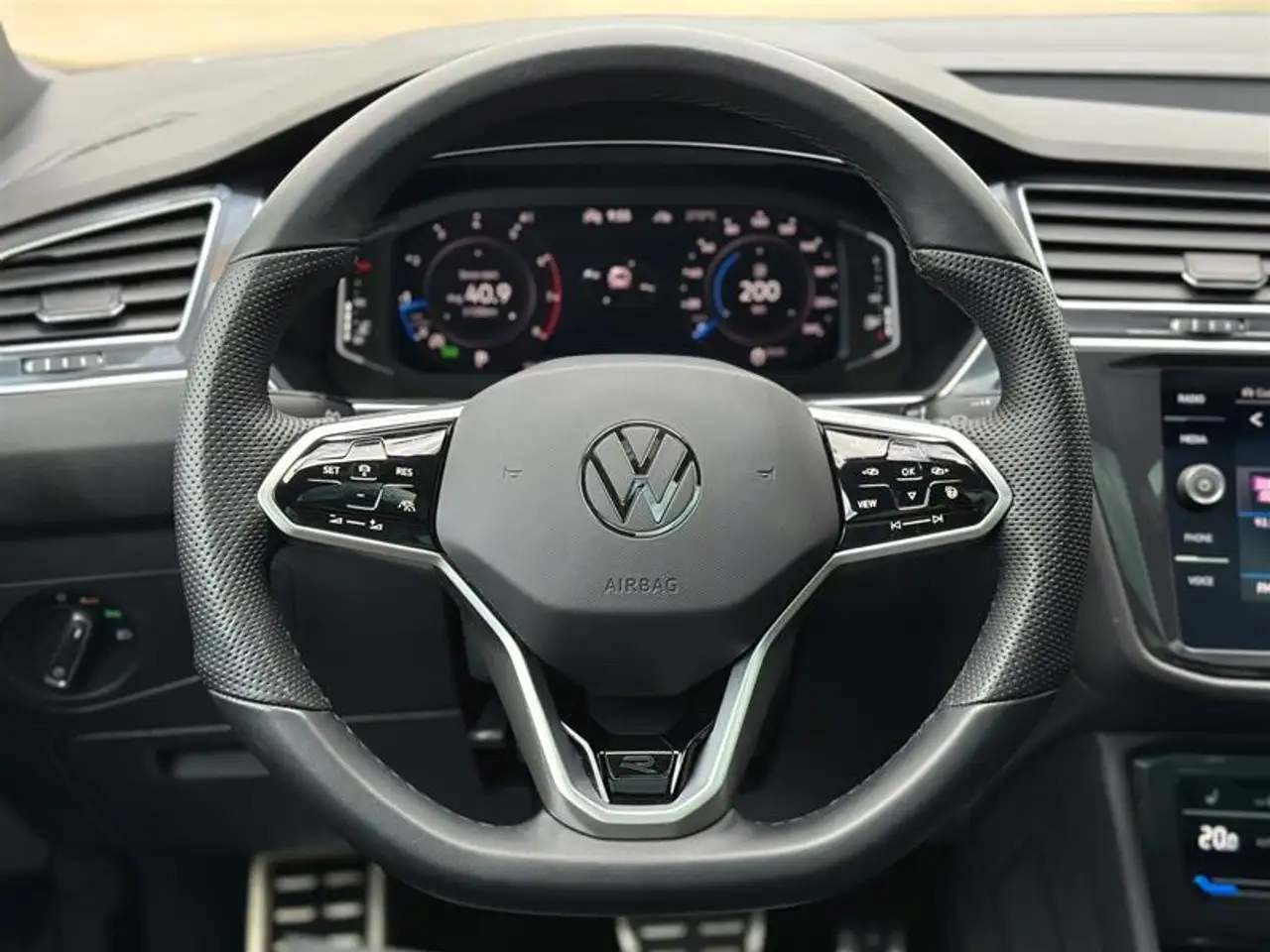 Volkswagen Tiguan снимка Volkswagen Tiguan