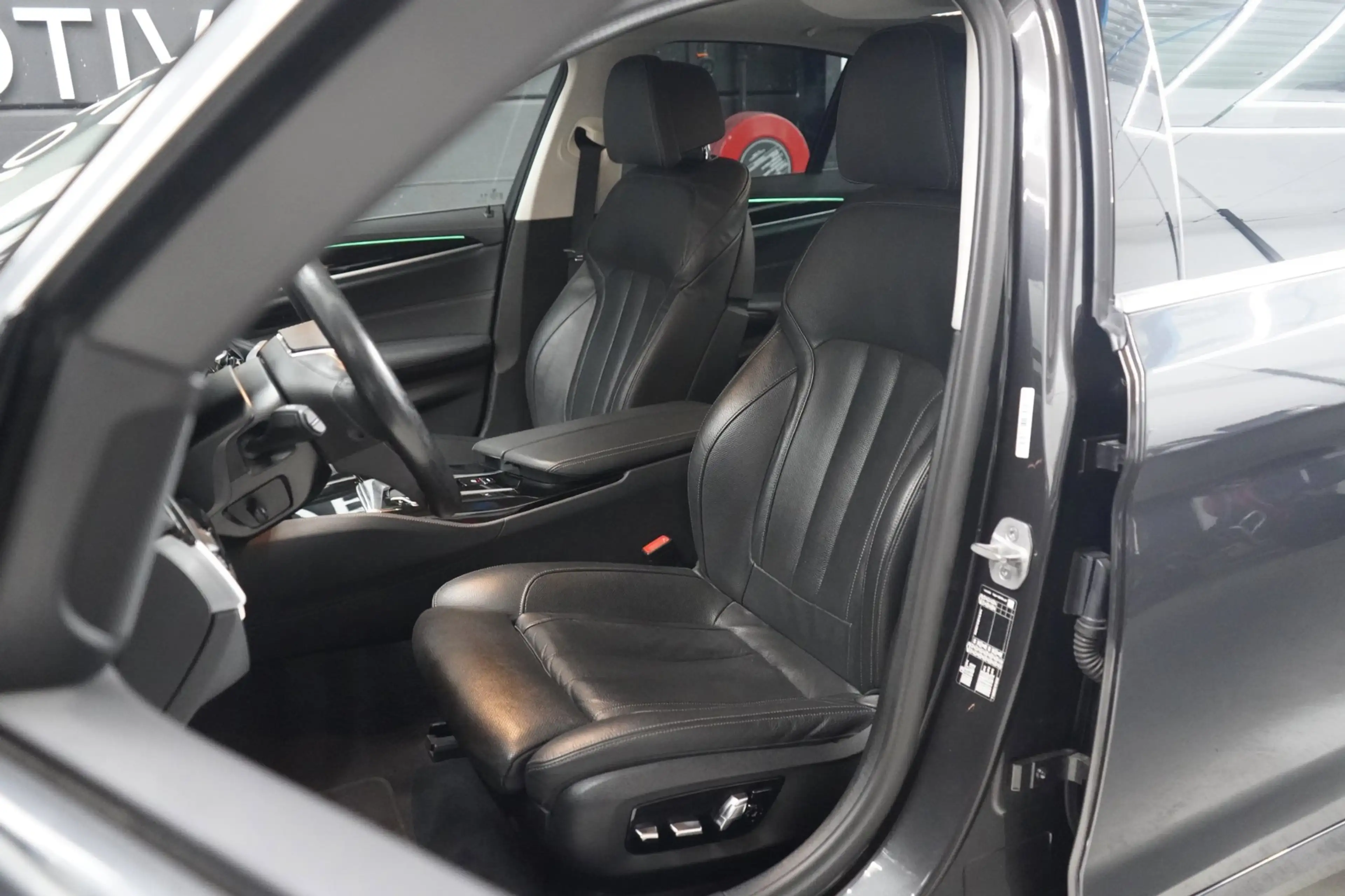 BMW 520 5-serie 520d Business Edition Plus | PANO | STOELV — photo 12