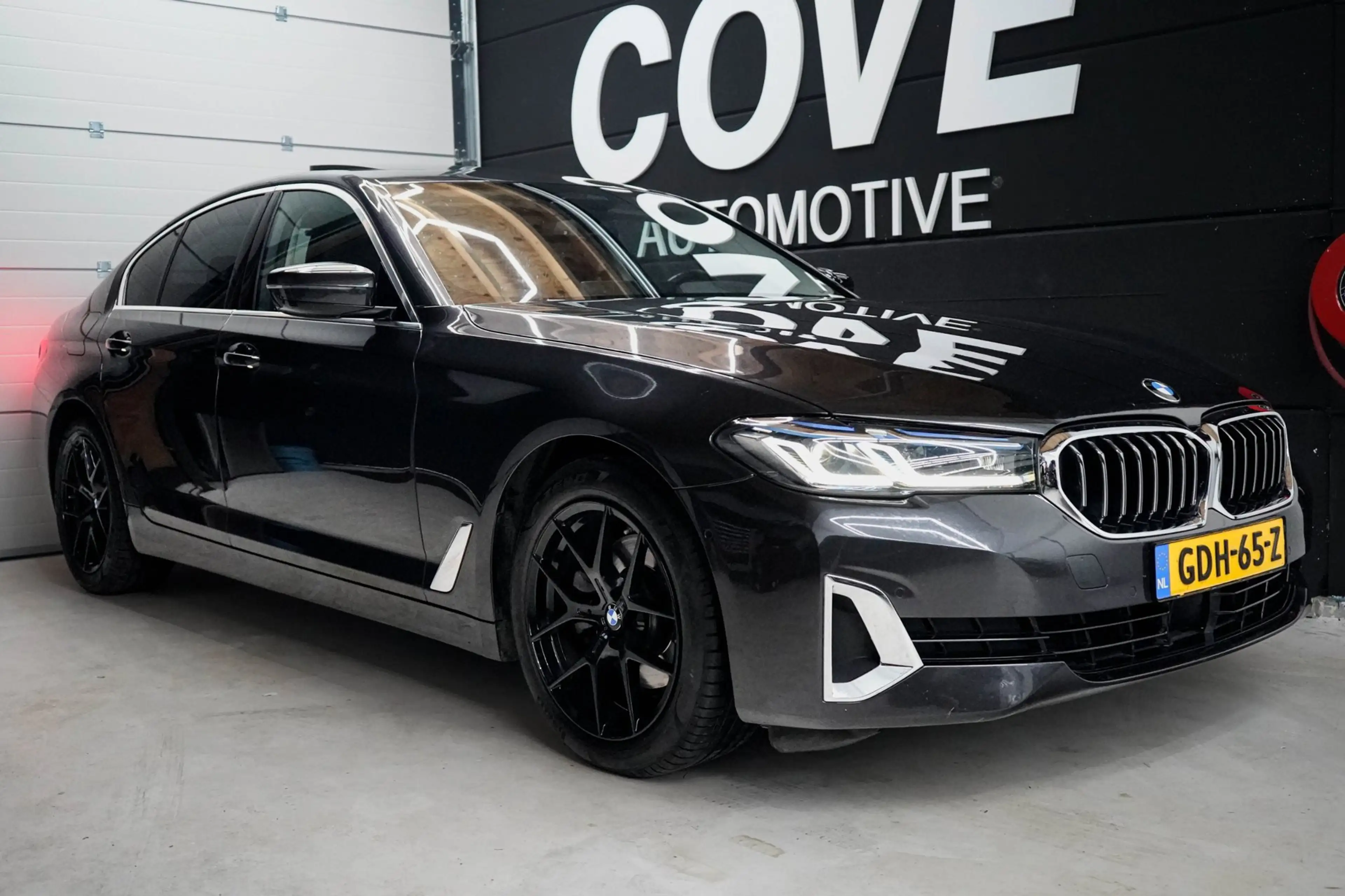 BMW 520 5-serie 520d Business Edition Plus | PANO | STOELV