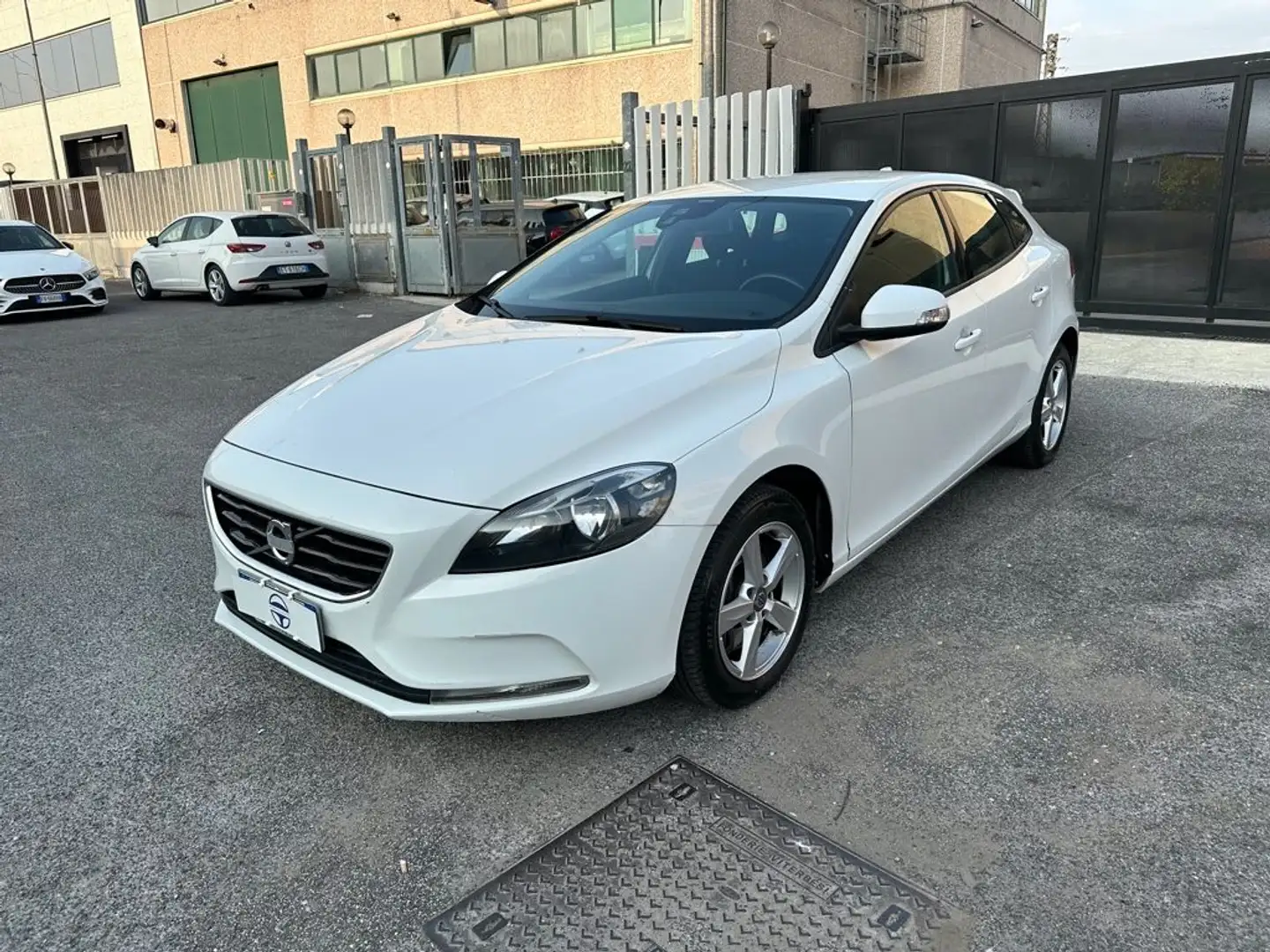 Volvo V40 D3 Momentum 150cv Bianco - 1