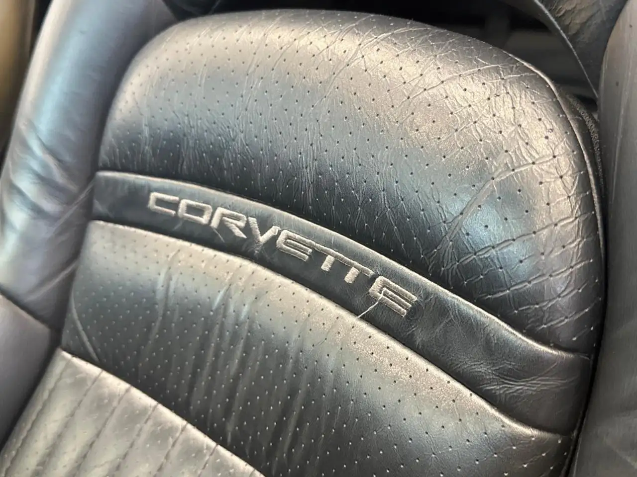 Chevrolet Corvette снимка Chevrolet Corvette