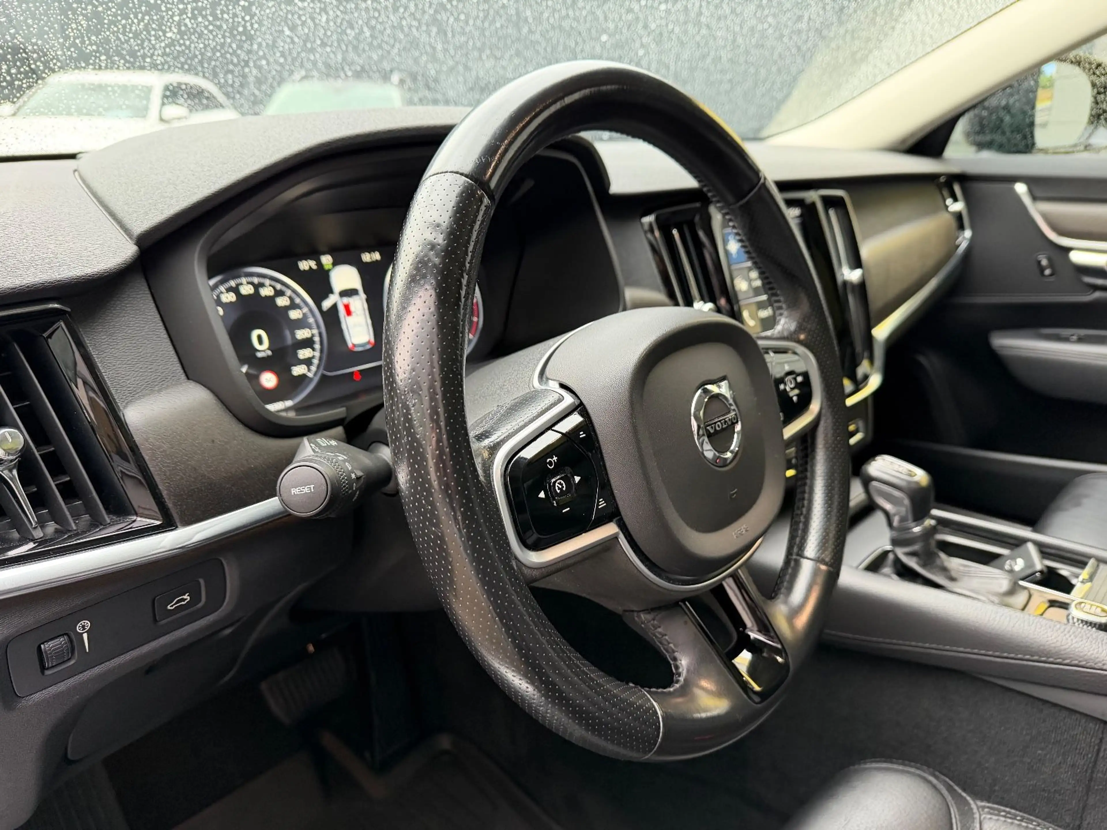 Volvo V90 Cross Country AWD/HEAD UP/ALLRAD/LEDER/8xBRF — photo 14