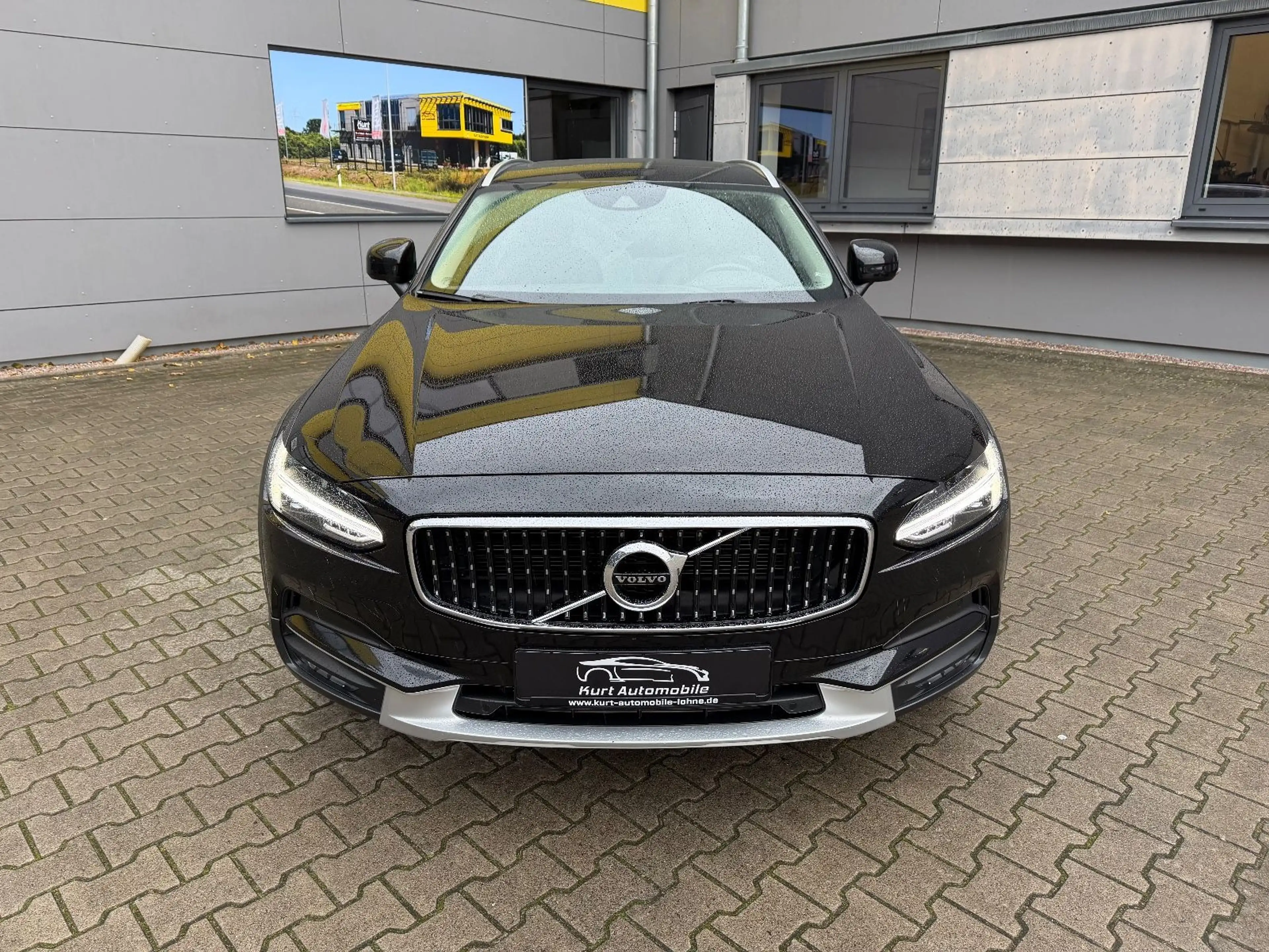 Volvo V90 Cross Country AWD/HEAD UP/ALLRAD/LEDER/8xBRF — photo 9