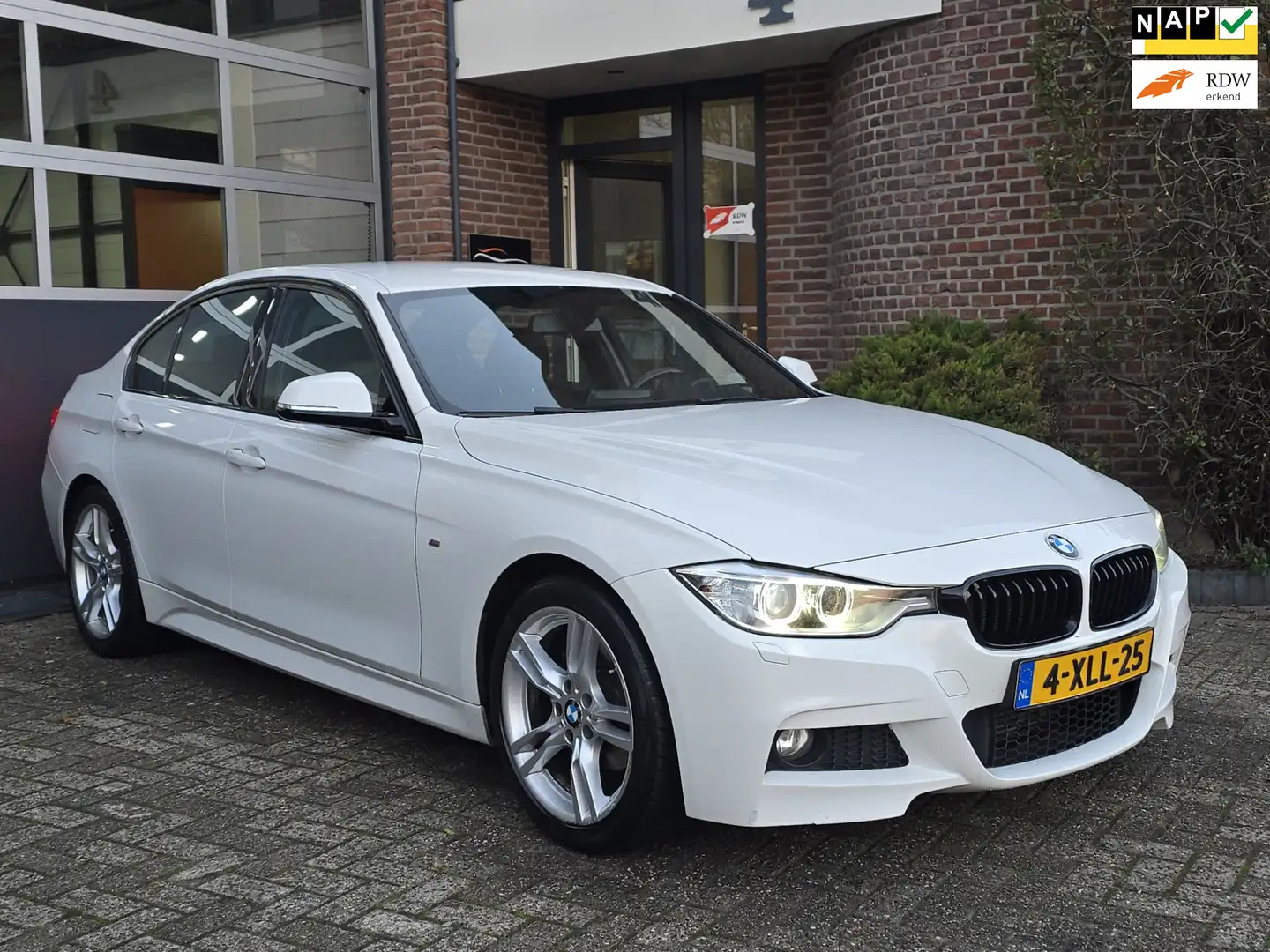 BMW 316 3-serie 316i Executive M Nap |Clima |Navi |Led Wit - 1