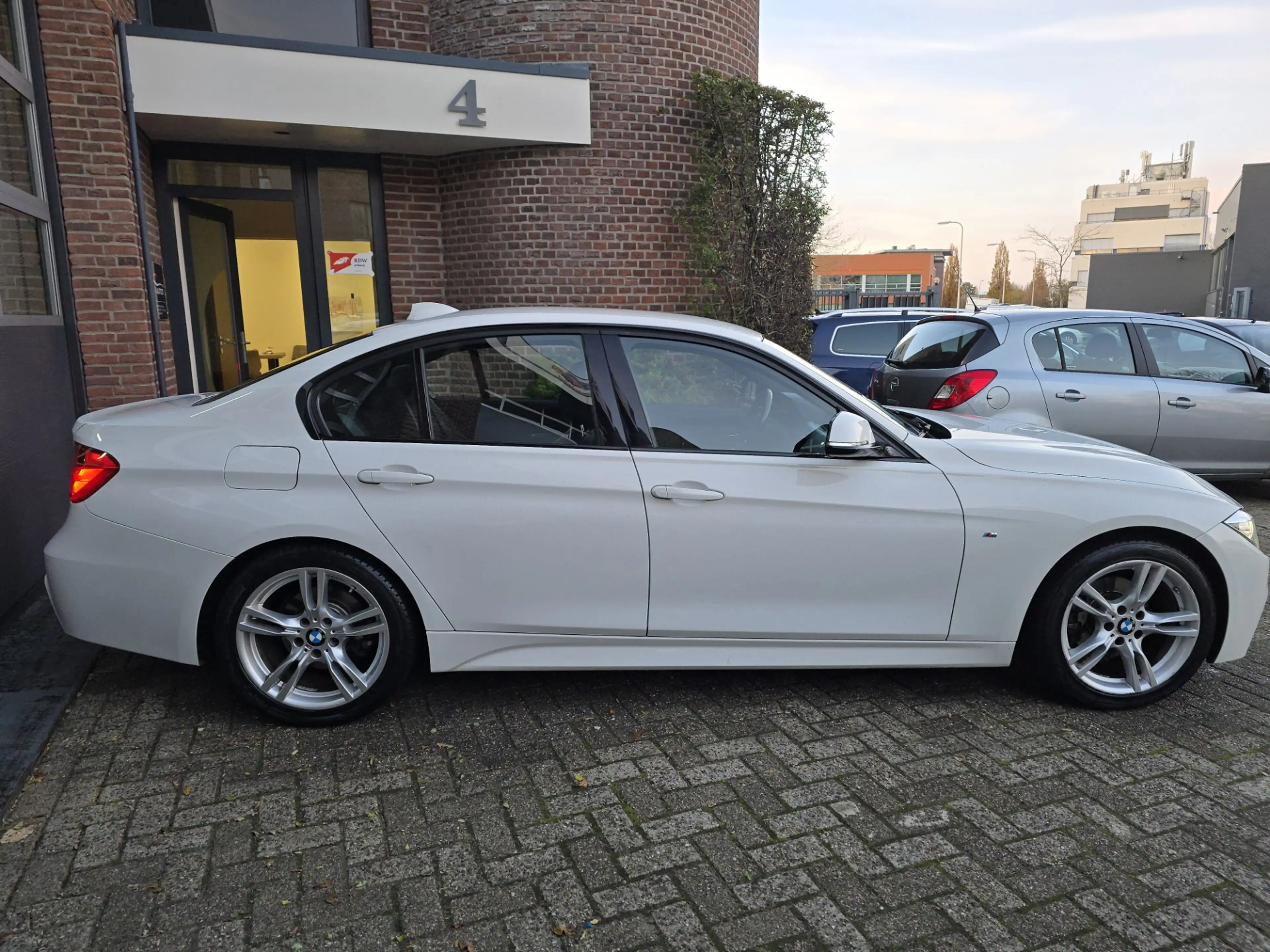 BMW 316 3-serie 316i Executive M Nap |Clima |Navi |Led — photo 4