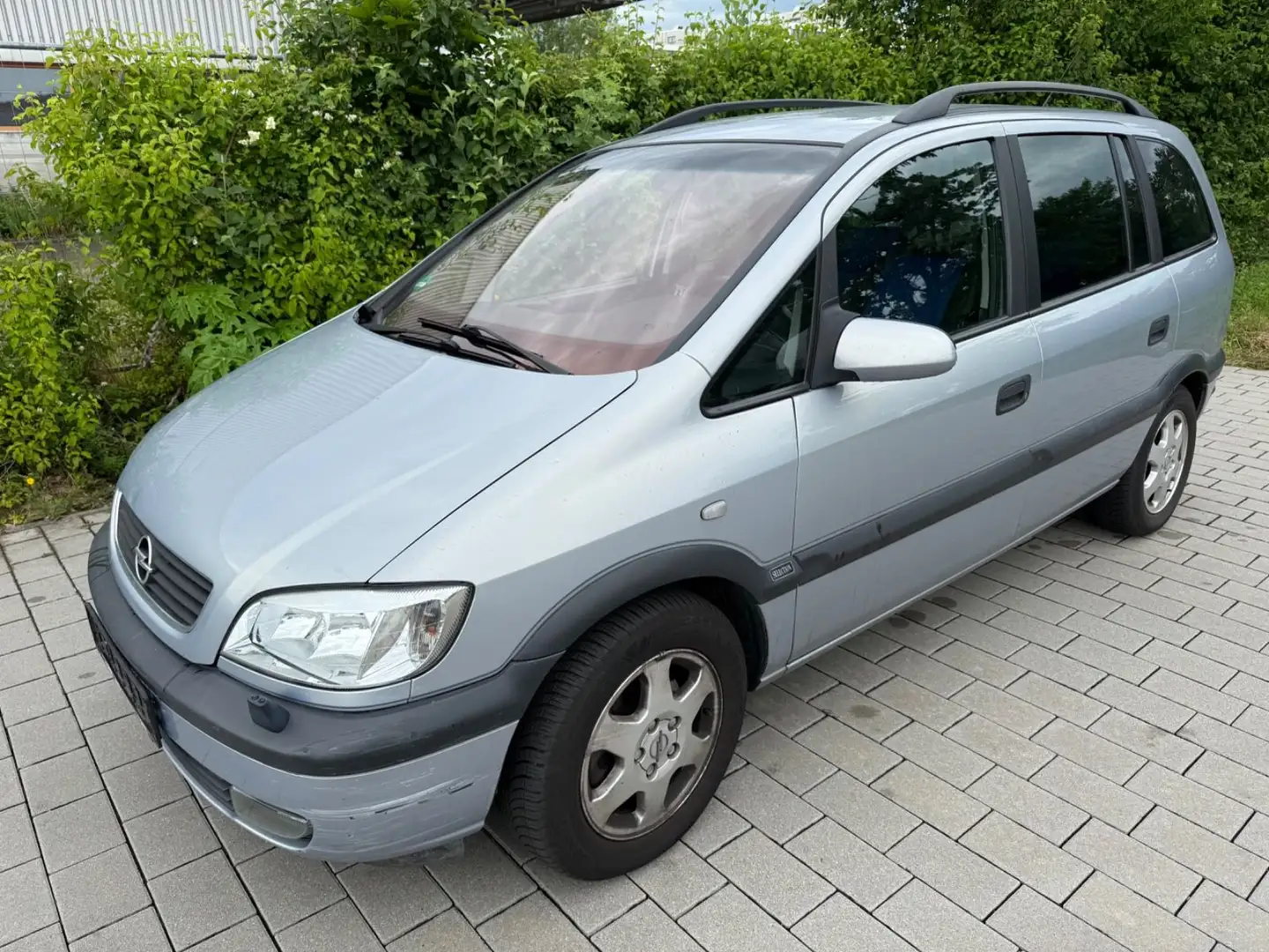 Opel Zafira 2.2 16V Elegance Silber - 2