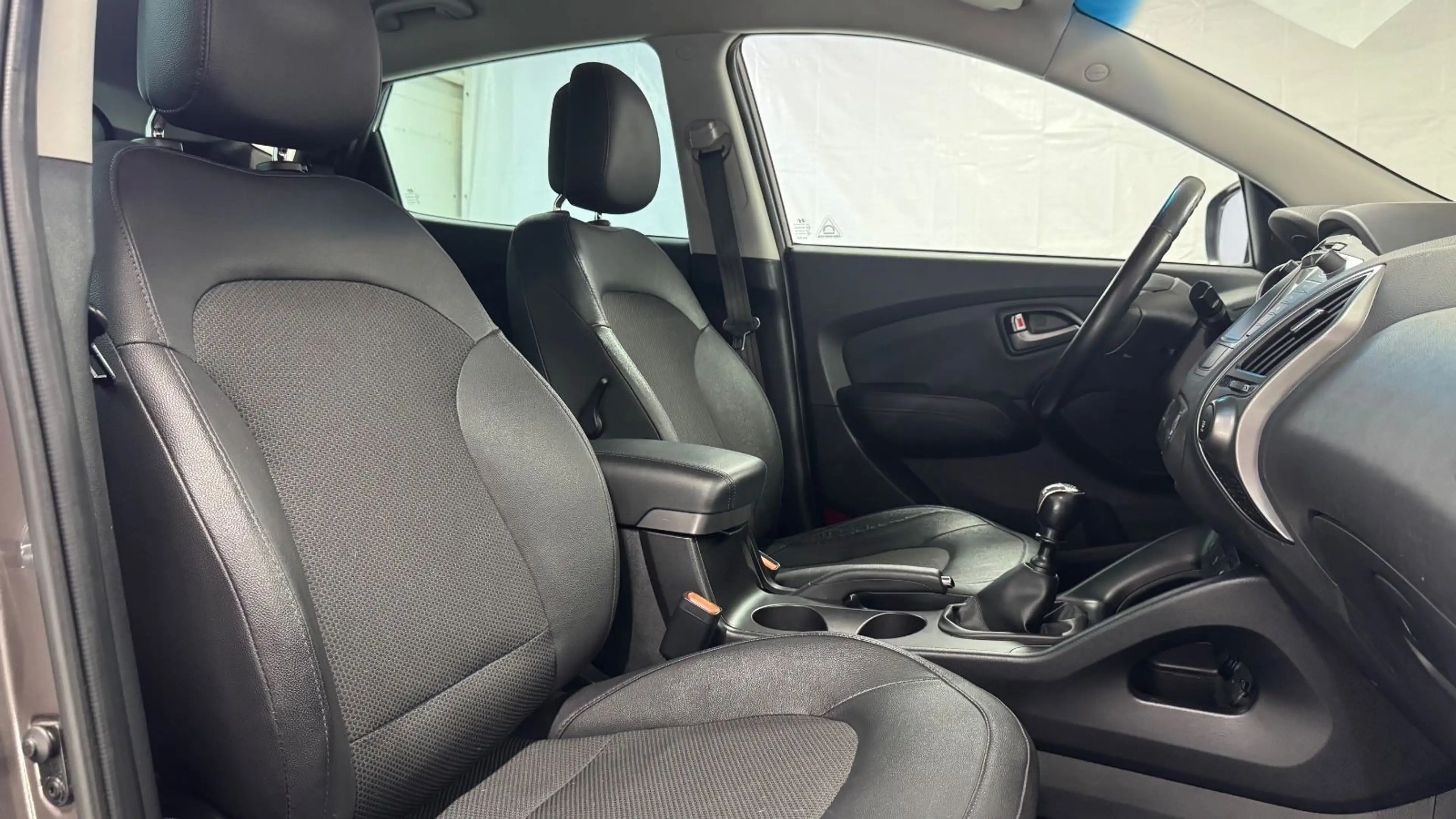 Hyundai iX35 blue Finale Gold 2WD TEMPO CAM 2-ZONEN NAVI — photo 15